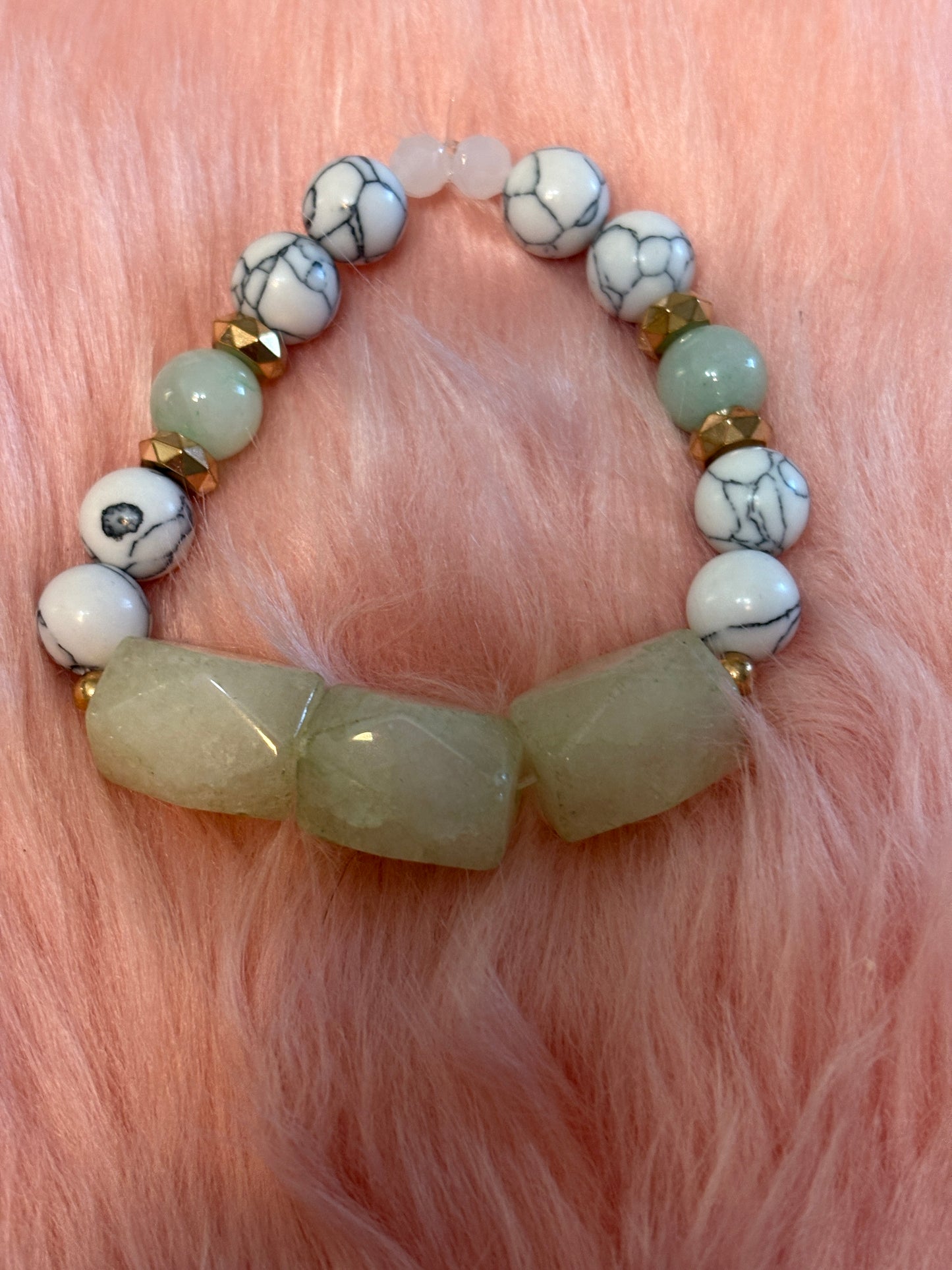 Howlite Bead Mixture Stretch Bracelet