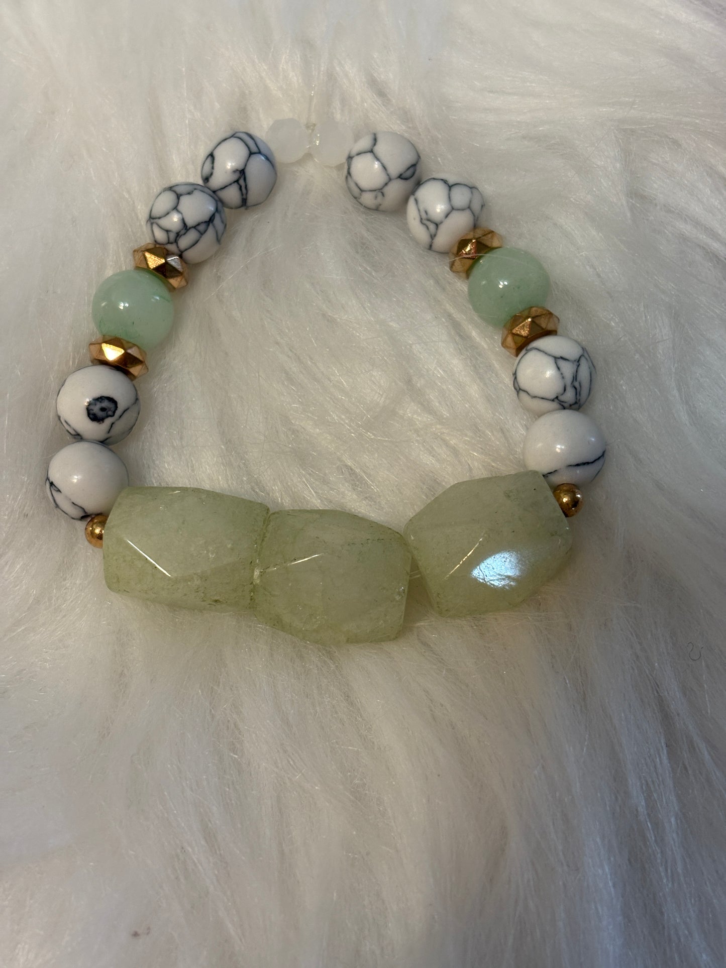 Howlite Bead Mixture Stretch Bracelet