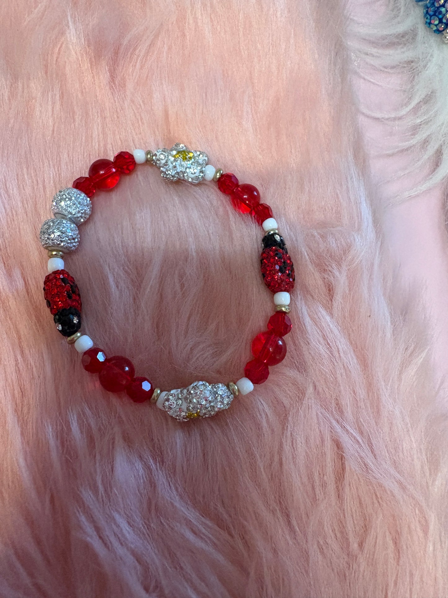 🌸🐞 Ladybug & Flower Sparkle Beaded Stretch Bracelet 🐞🌸