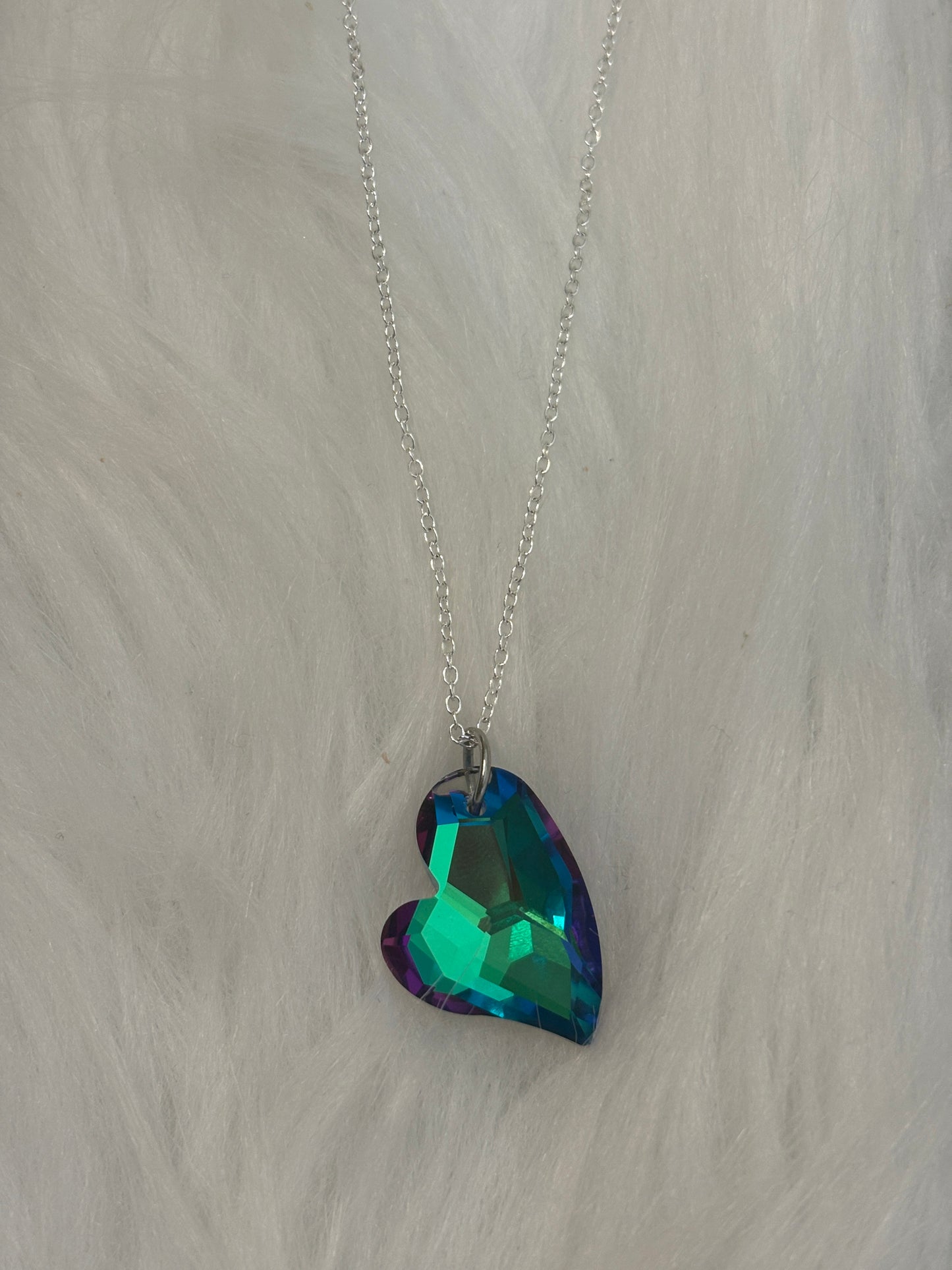💎💚💜 Iridescent Glass Faceted Heart Pendant Necklace 💜💚💎)