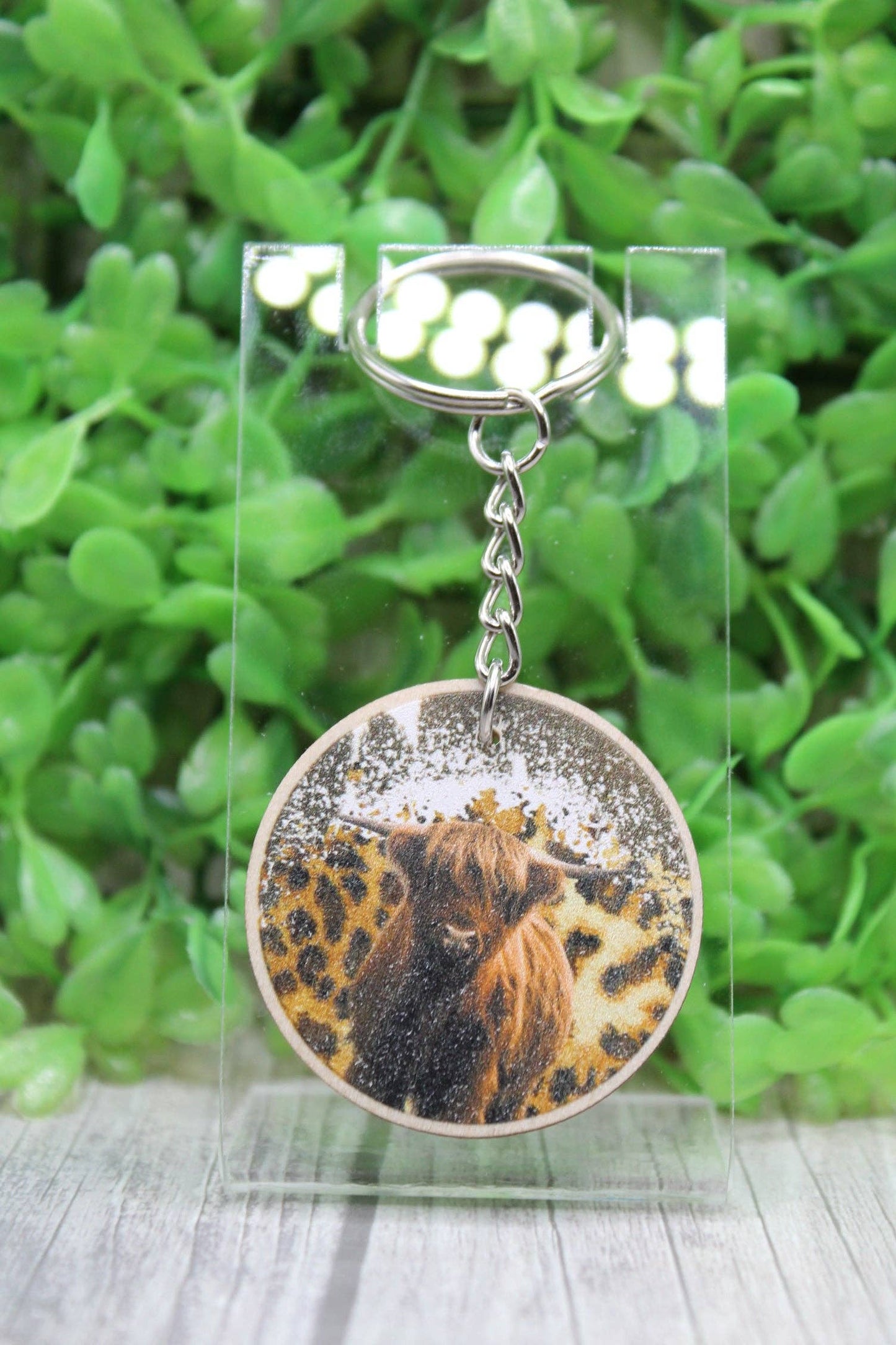 🐮✨ Highland Cow on Leopard & Black Glitter Wooden Keychain