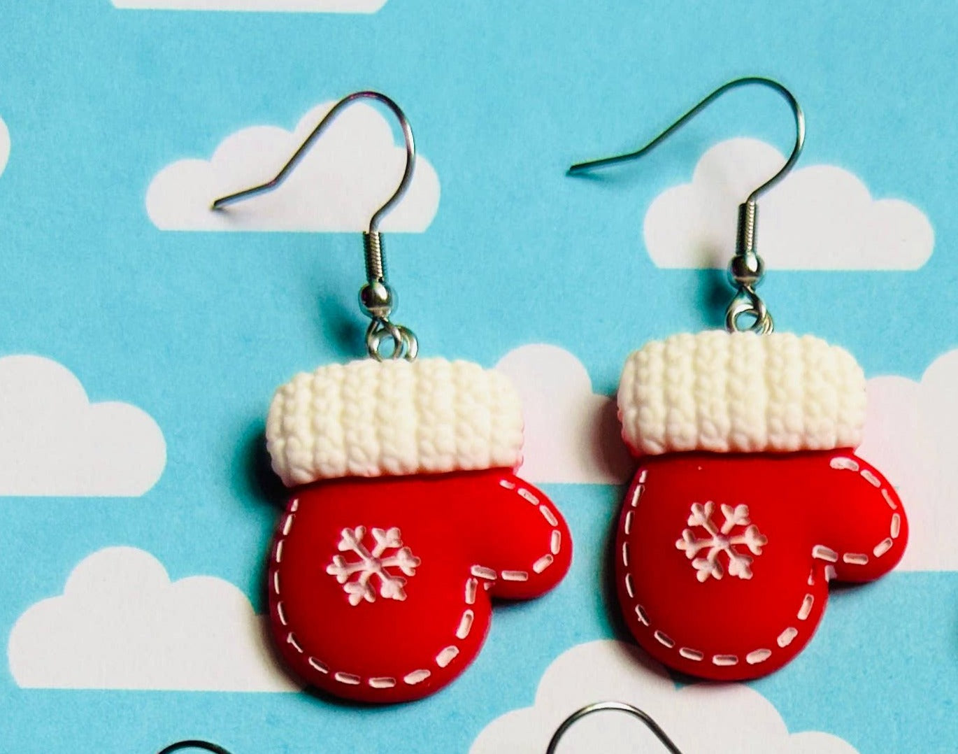 Christmas Mittens Wire EarringsPink tiful of LOVE