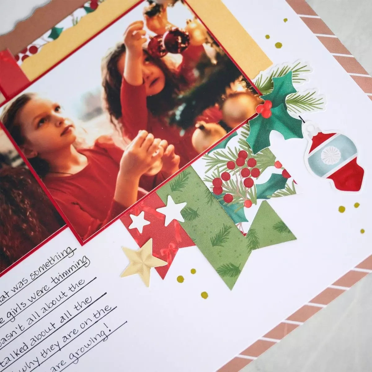 Creative Memories Magic of Christmas Paper Pack (12/pk)