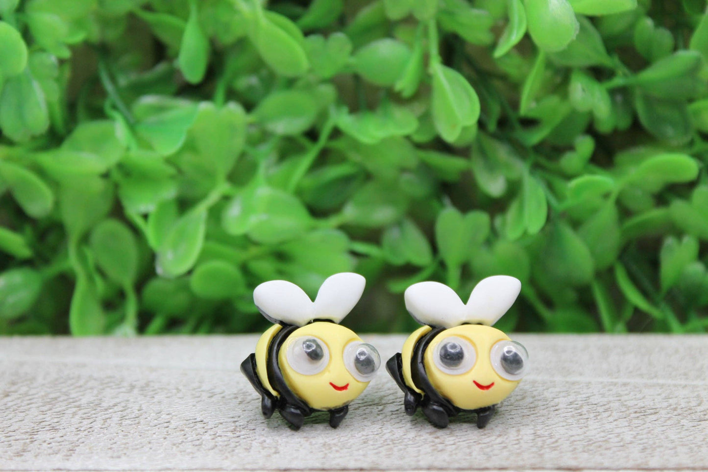 Bumble Bee Google Eye Stud Earrings-Cute Acrylic Honeybee Jewelry