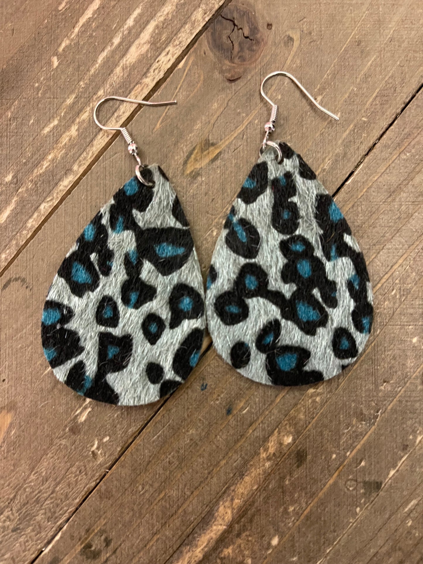 Animal Prints Faux Leather Teardrop wire earrings (ER371-leopard3)Pink tiful of LOVE