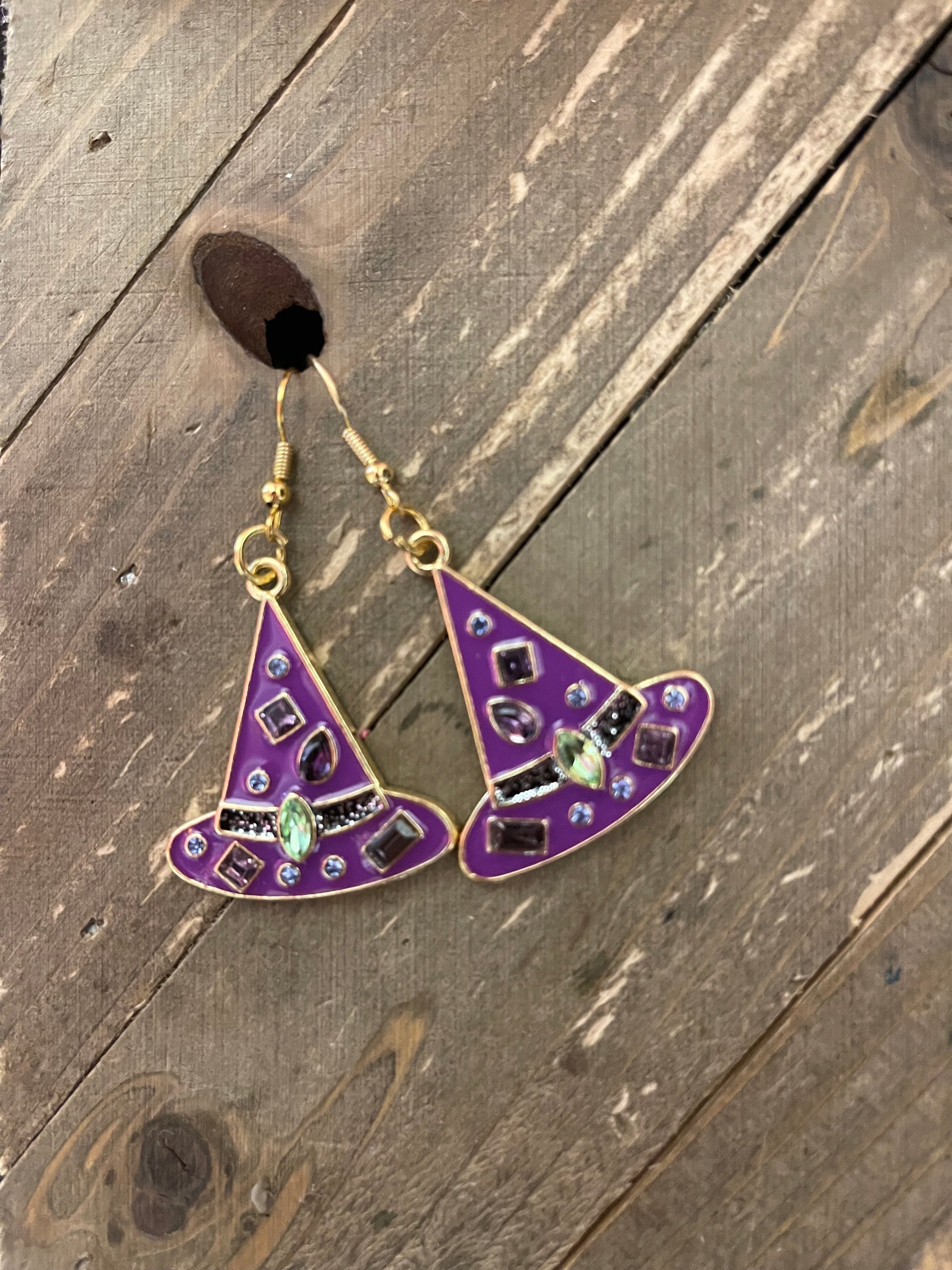 Witch's Hat Wire earringsPink tiful of LOVE