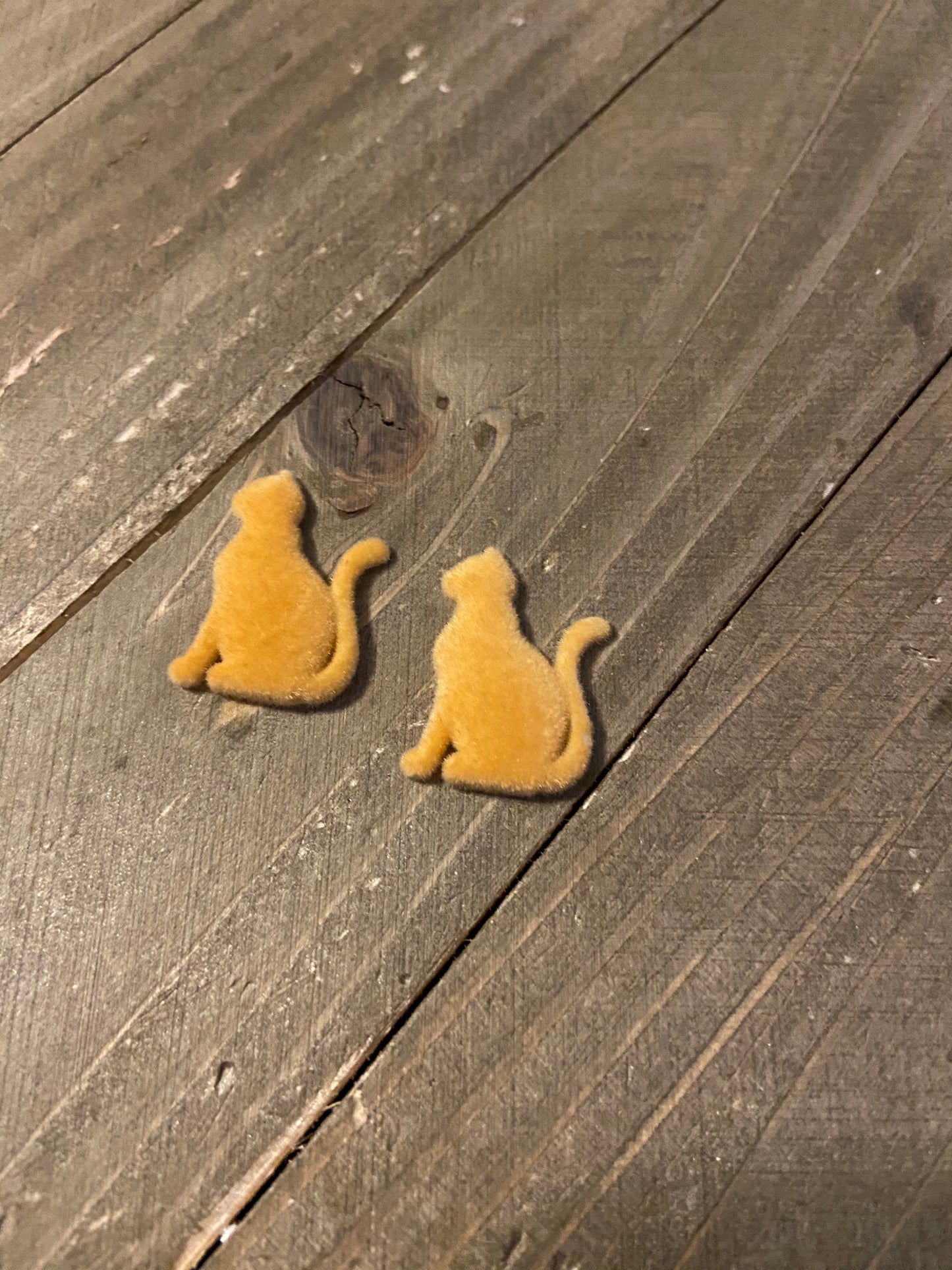 I Love Cats Golden Cat Post EarringsPink tiful of LOVE