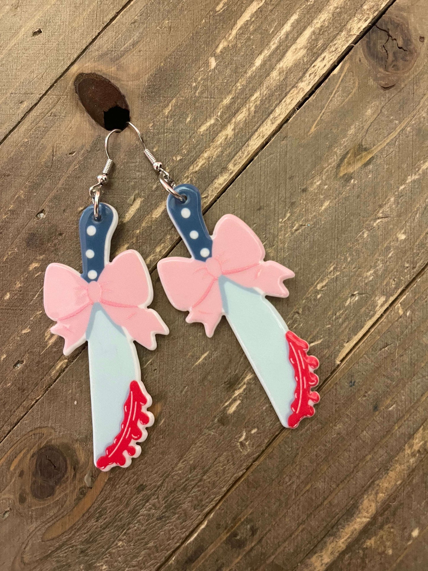 Acrylic Bloody Knife with Bow charm Wire earringsPink tiful of LOVE