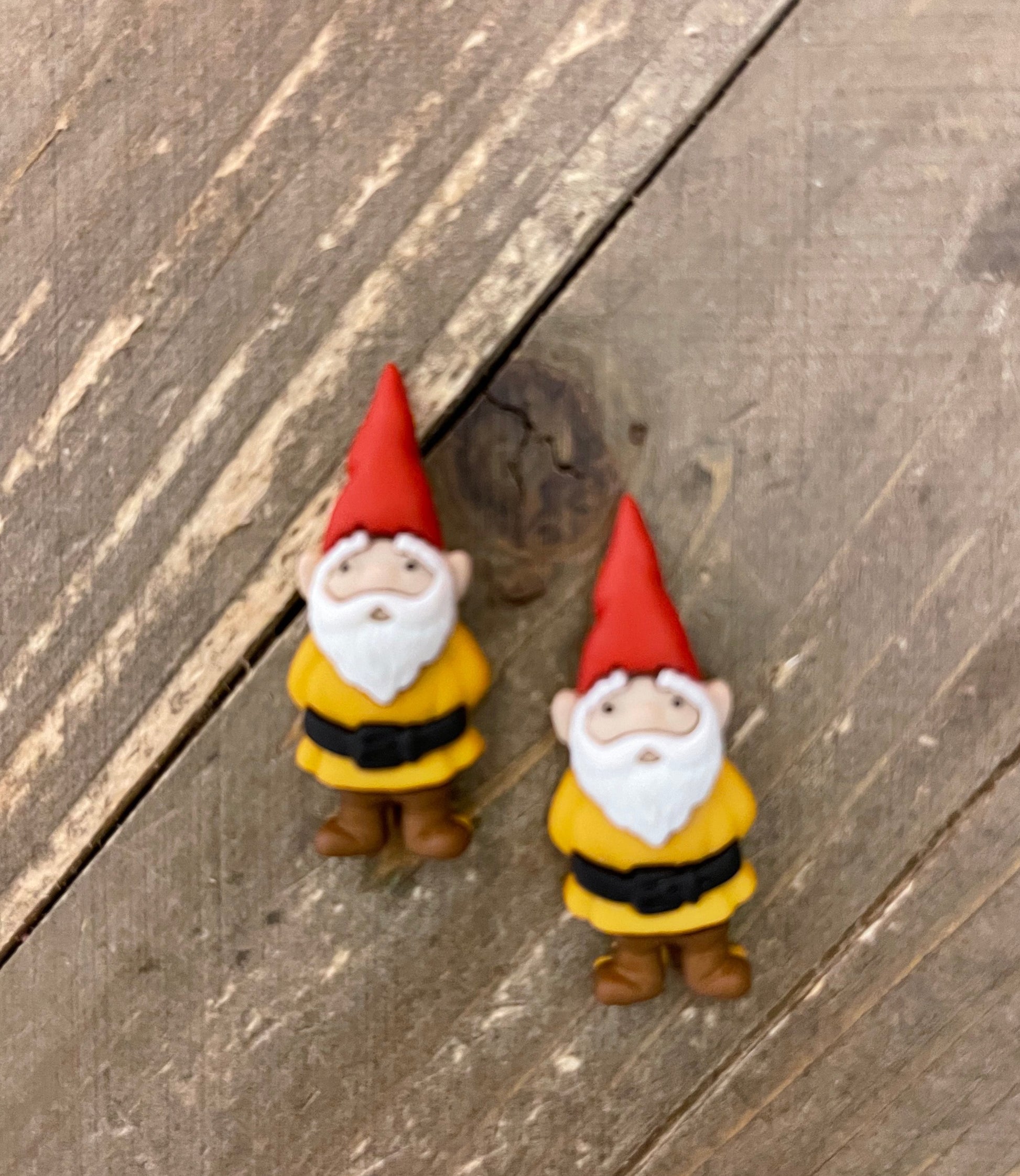 Garden Gnome in yellow Stud Earrings (ER319-12gomes-CEC)Pink tiful of LOVE