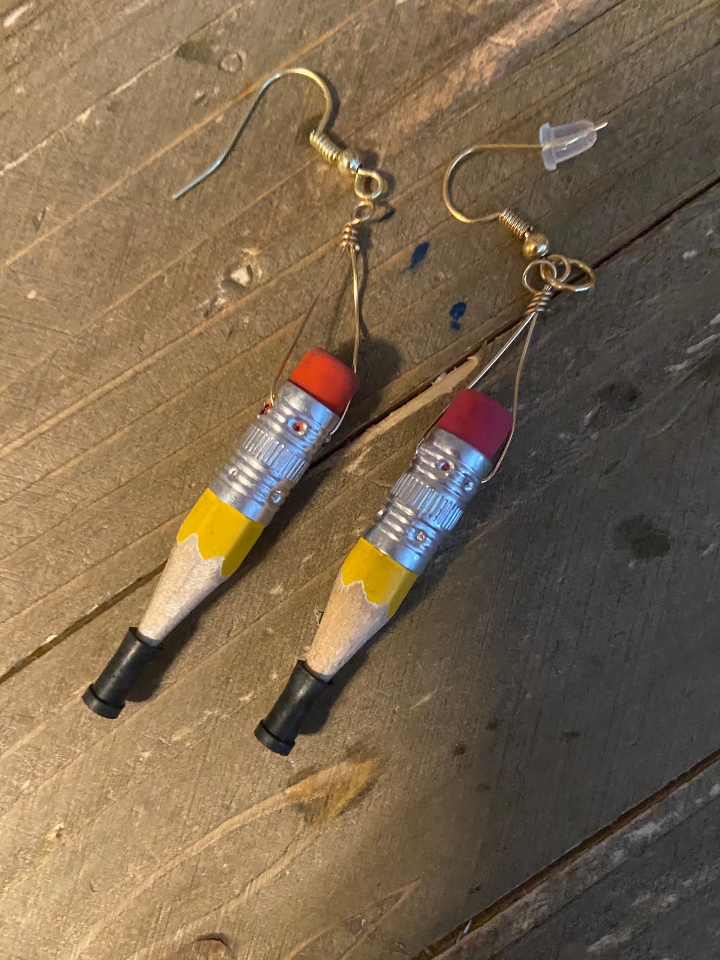 School charm Wire Earring: pencil, calculator and applePink tiful of LOVE
