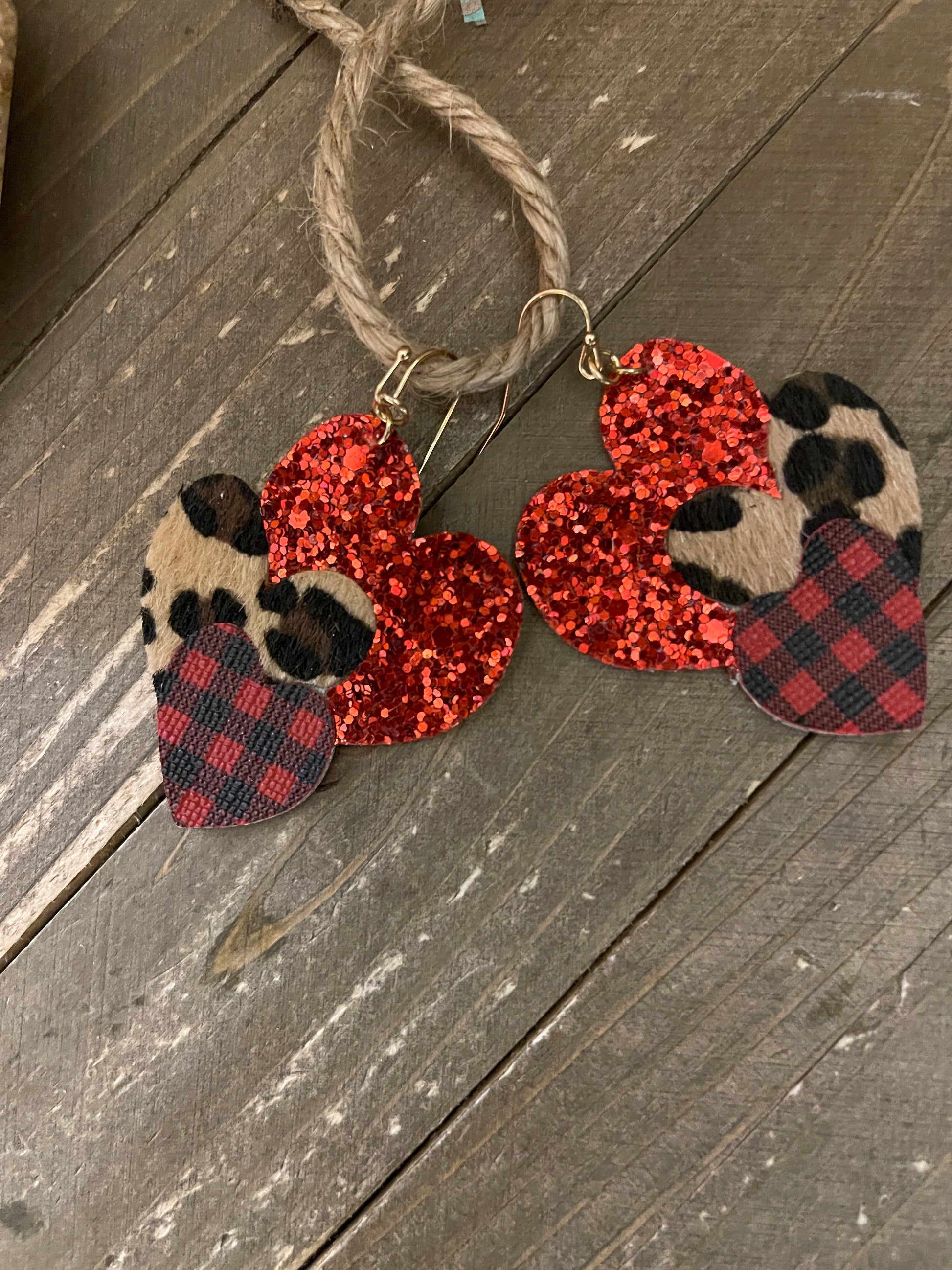Triple Heart Glitter Dangle EarringsPink tiful of LOVE