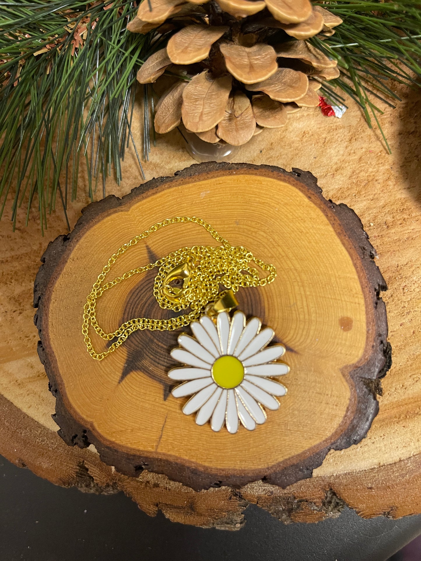 Daisy Pendant on a Gold chain NecklacePink tiful of LOVE