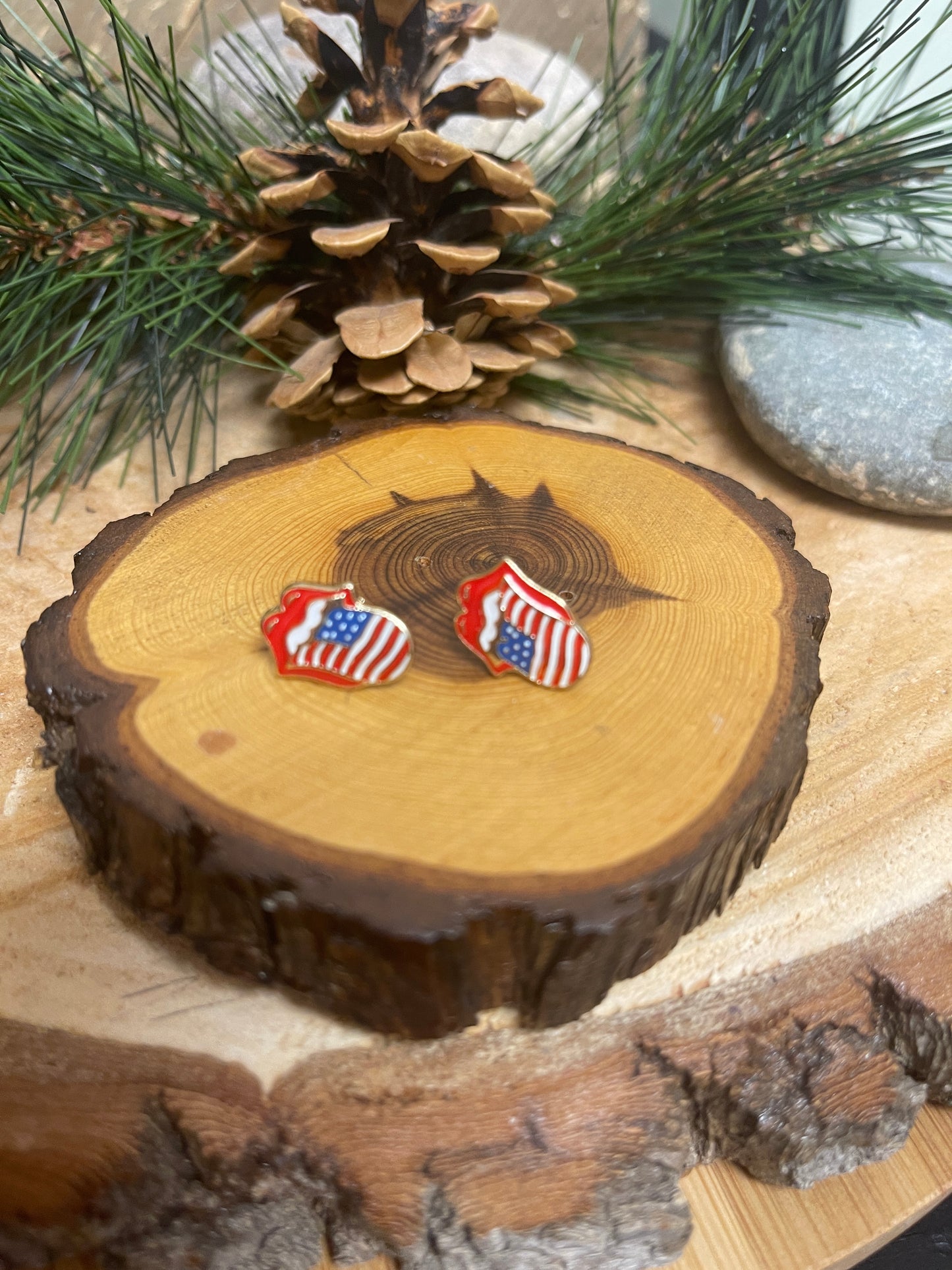 Red, White & Blue Lips Stud EarringsPink tiful of LOVE