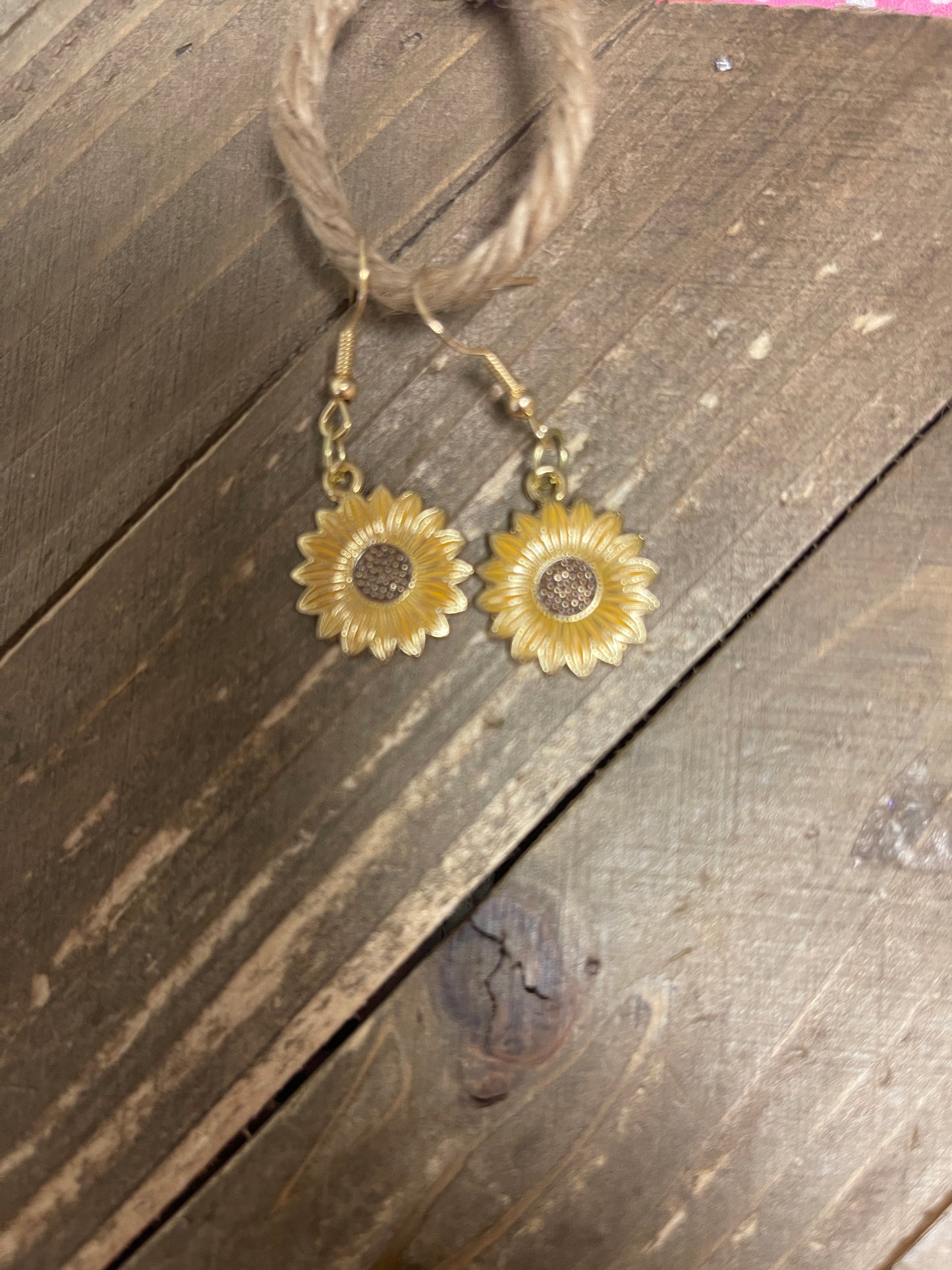 Sunny Sunflower Blooms Charm wire earringsPink tiful of LOVE
