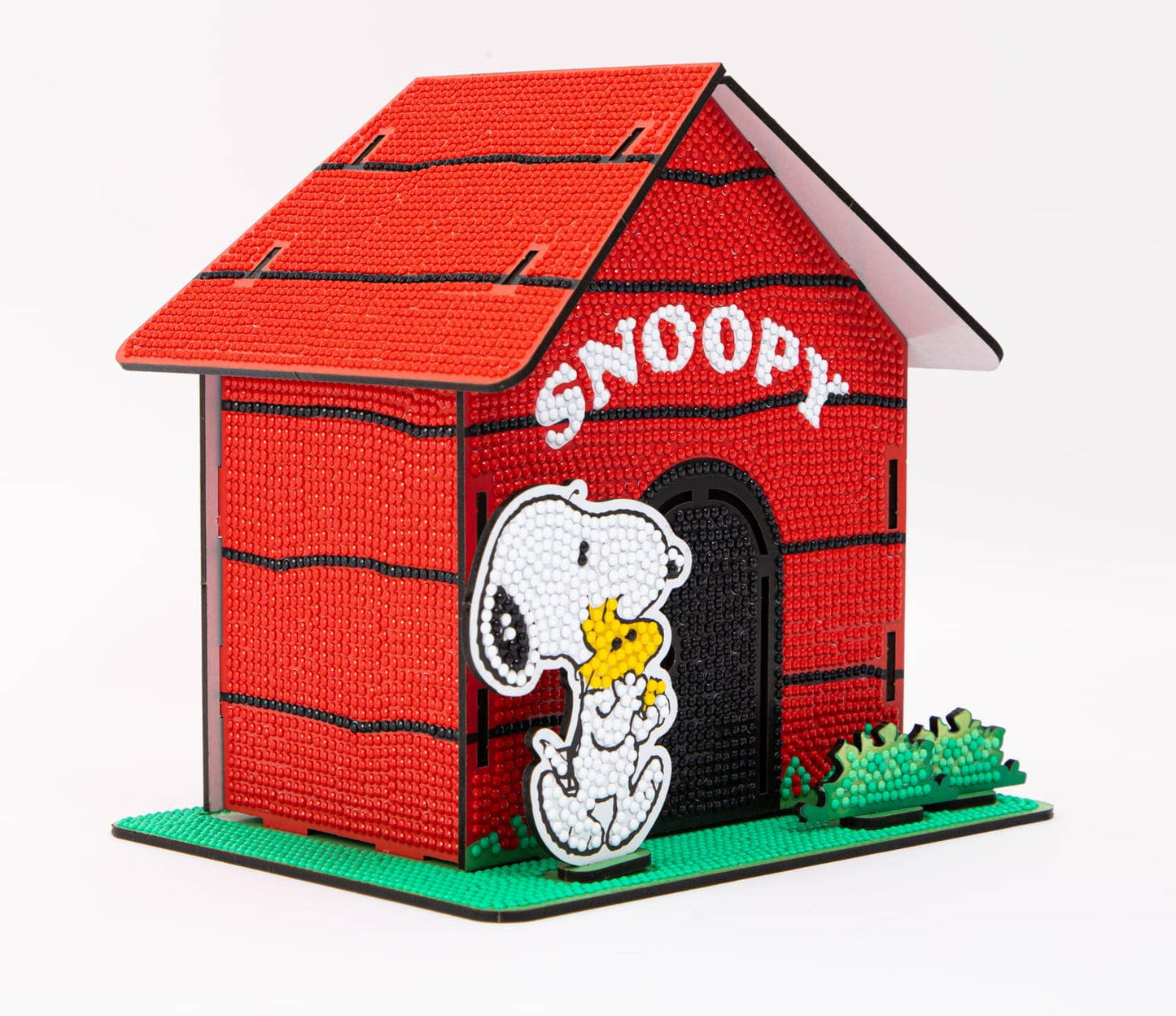 DIAMOND DOTZ® - Snoopy's 3D Dog House