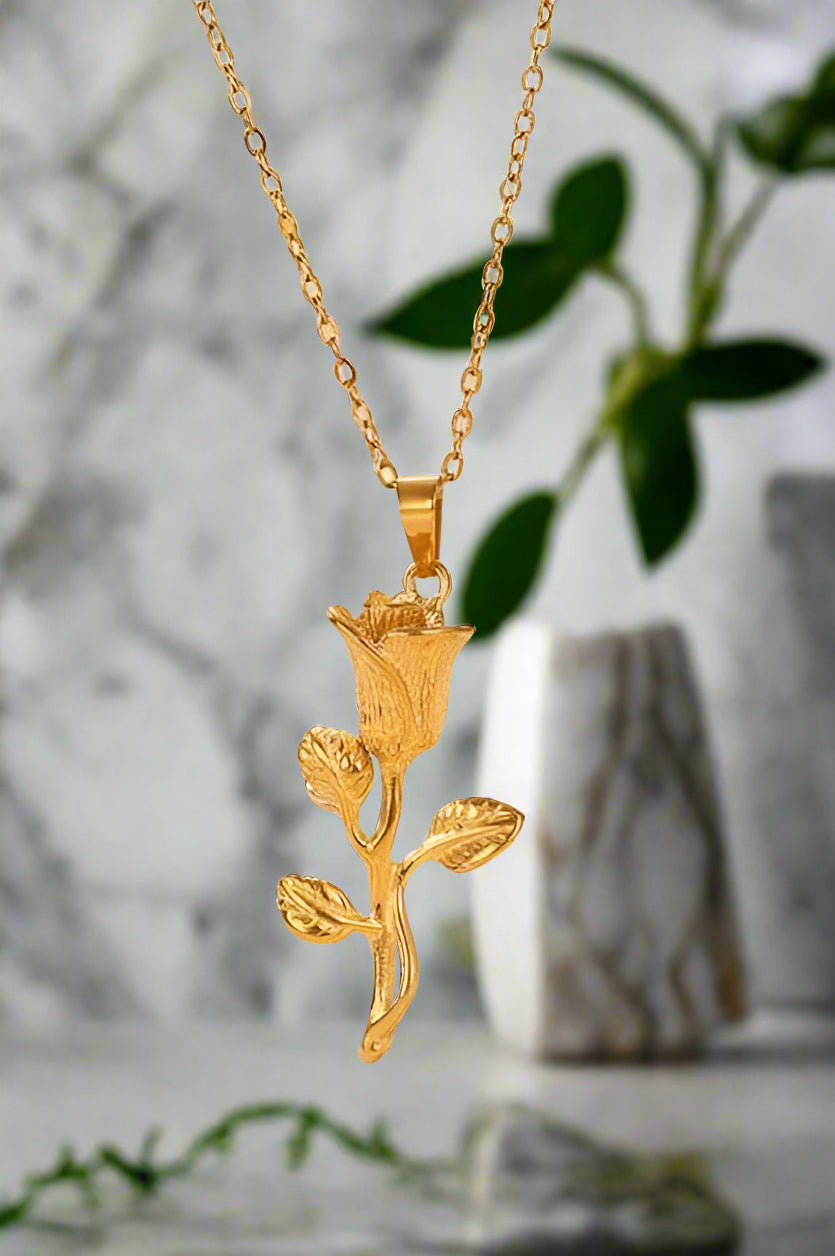 ROSE NECKLACE