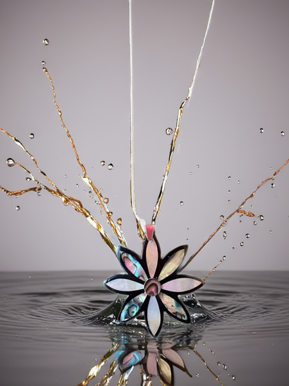 Flower Shell Pendant Necklace on Silver Snake Chain – Iridescent Mother of Pearl Floral Jewelry