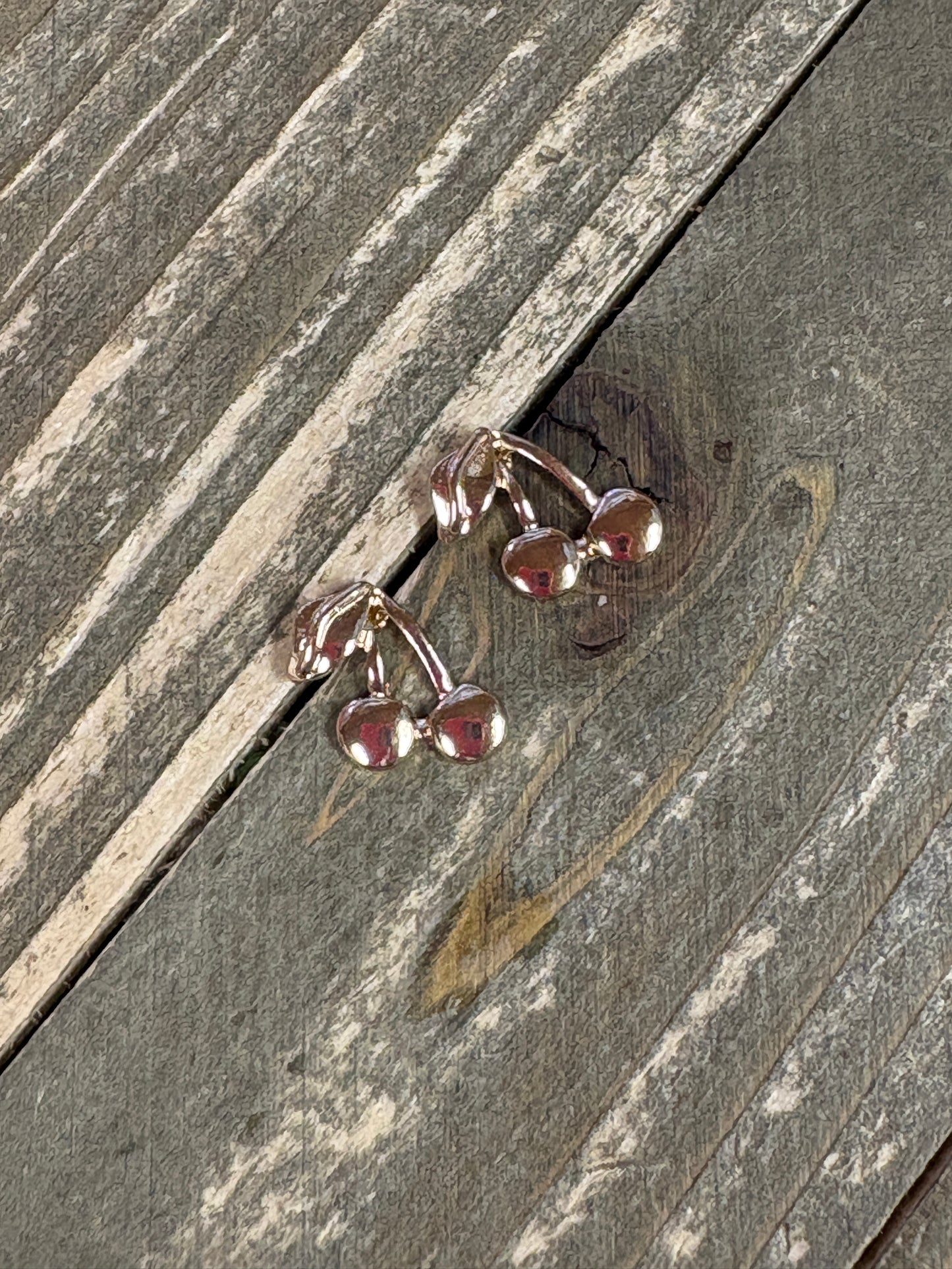 Golden Fruit & Flower Jewelry Bundle – Necklace, Earrings & Rings Set