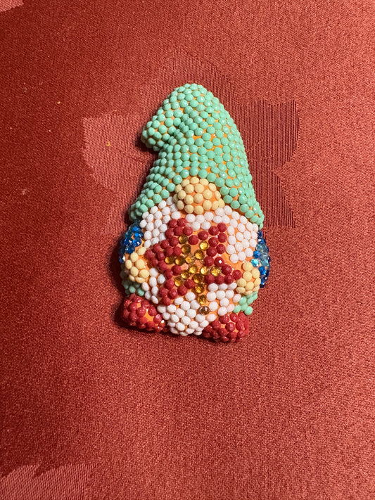 ✨ Diamond Art Magnet – Sparkling Gnome with Maple Leaf