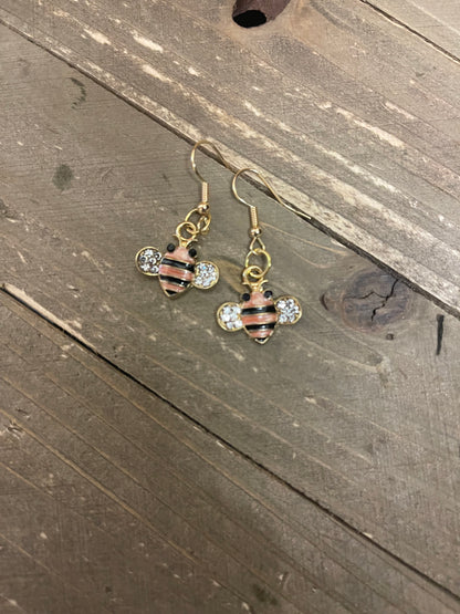 BUMBLE BEE charm wire earringsPink tiful of LOVE