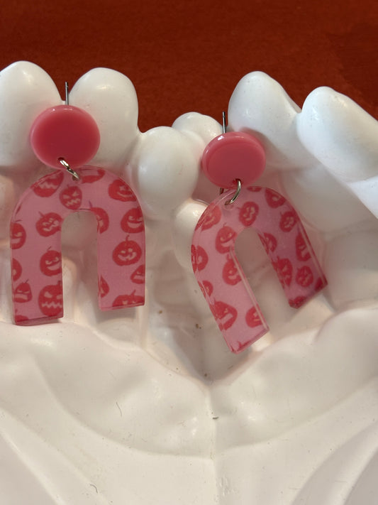 🎃 Pink Jack-O’-Lantern Arch Acrylic Earrings
