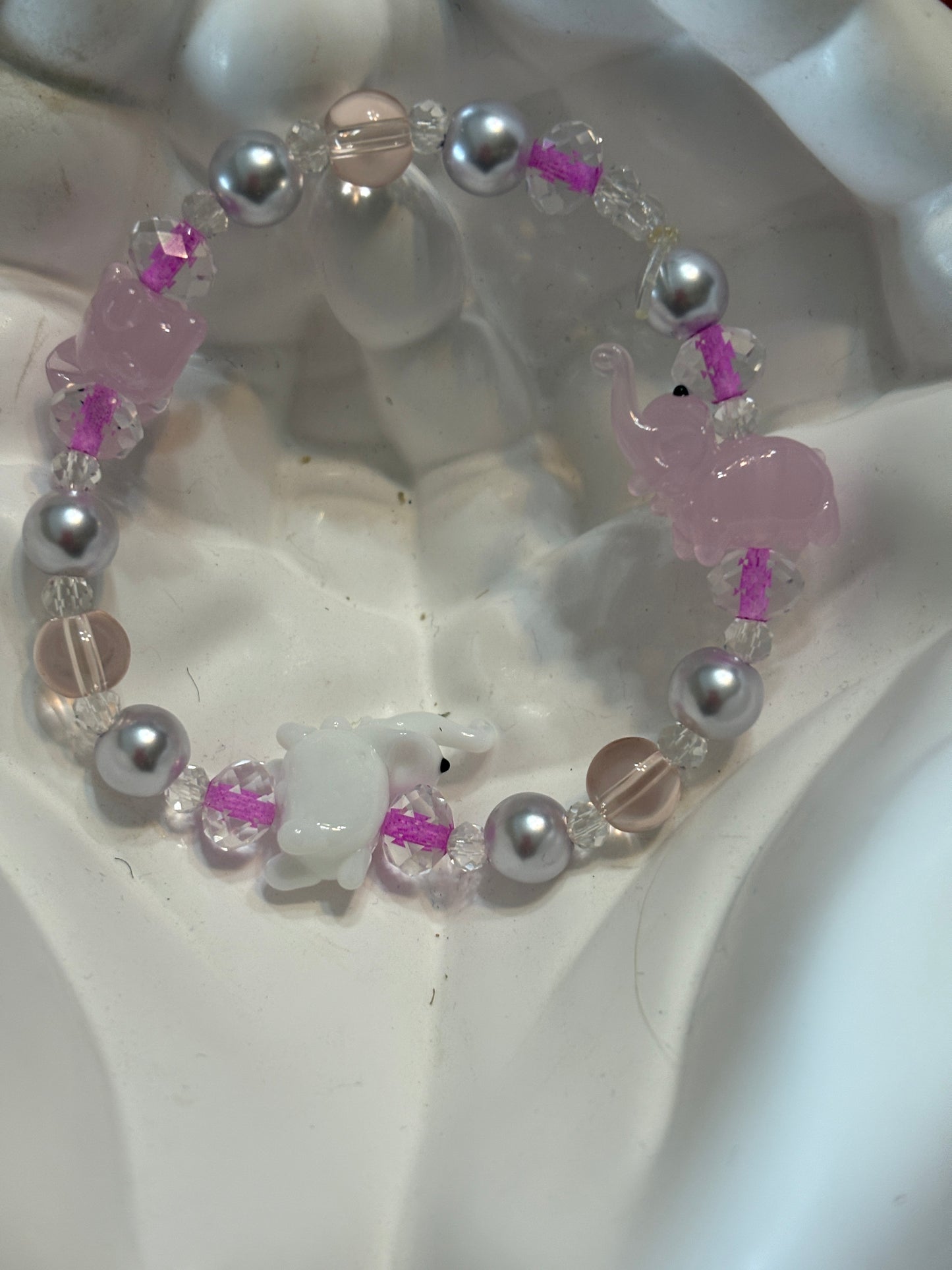 🐘 Pink & White Elephant Beaded Stretch Bracelet