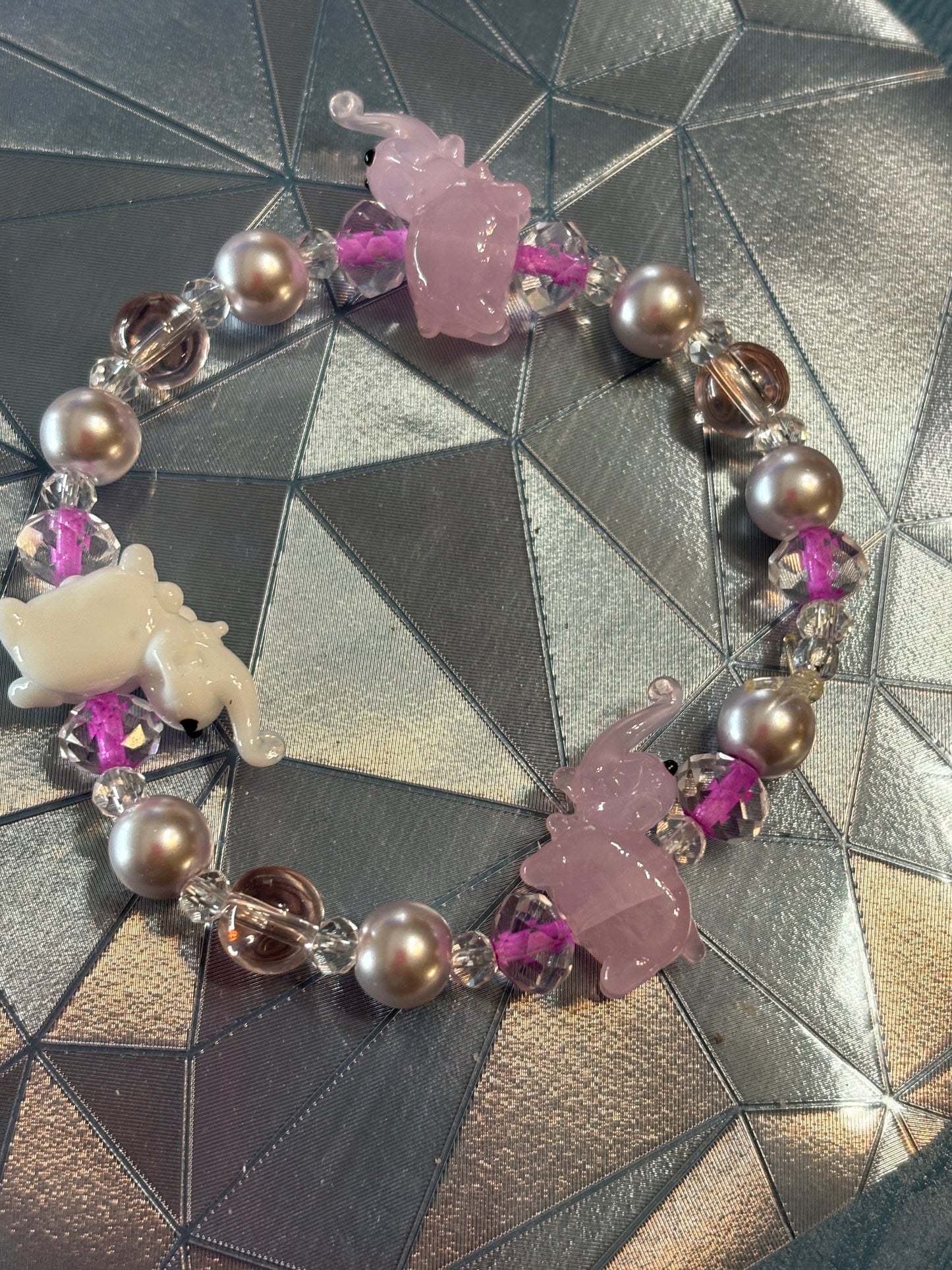 🐘 Pink & White Elephant Beaded Stretch Bracelet