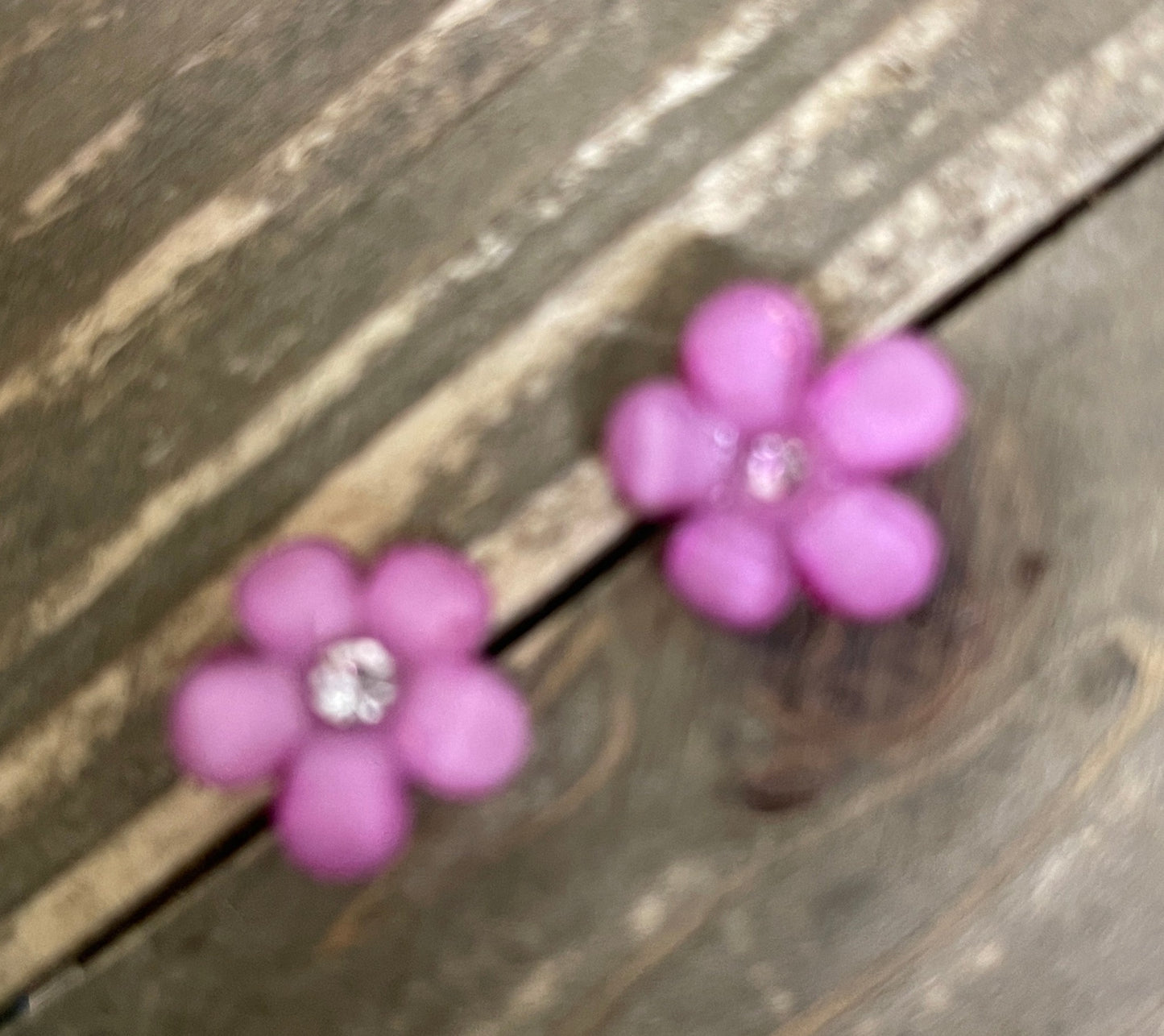 Flower Power; Sparkle Flower Stud Earrings