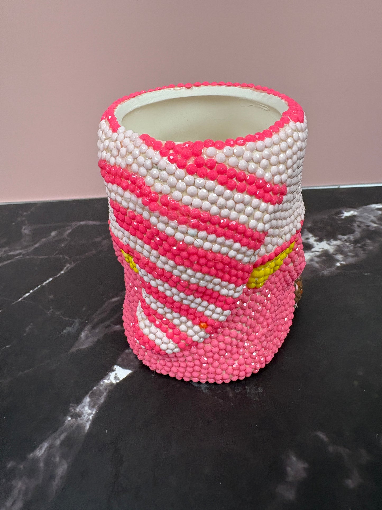 🌸 Diamond Art Gnome Planter – Pink & White Sparkle Pot