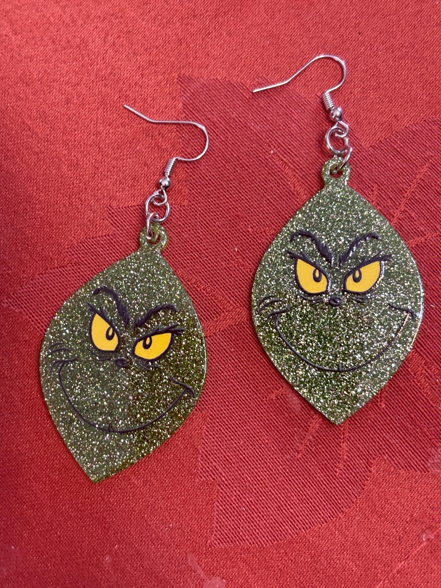 Grinch Face Glitter Earrings – Sparkly Green Holiday Dangle Jewelry