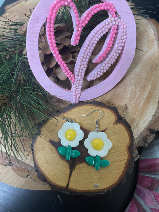 Daisy Wire Earrings; white petals, yellow center and green stemPink tiful of LOVE