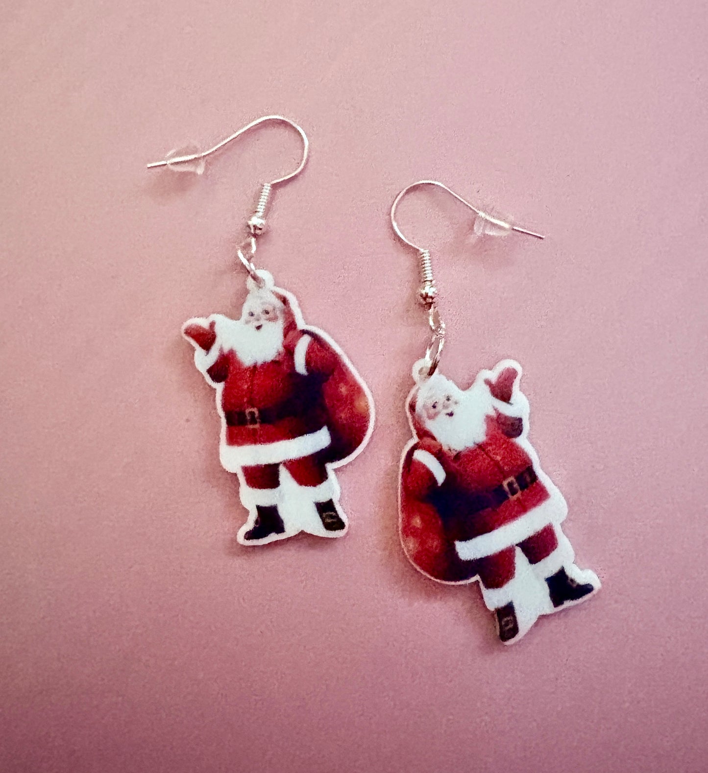 Classic Santa Claus Dangle Earrings – Festive Acrylic Holiday Jewelry
