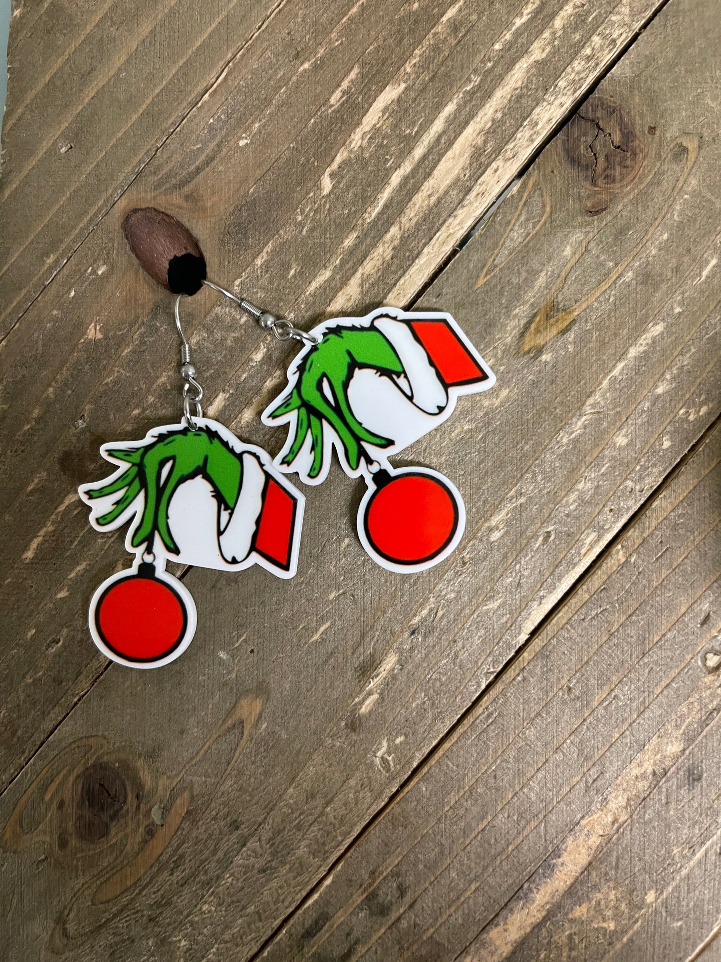 Grinch Stealing Christmas Wire Earrings