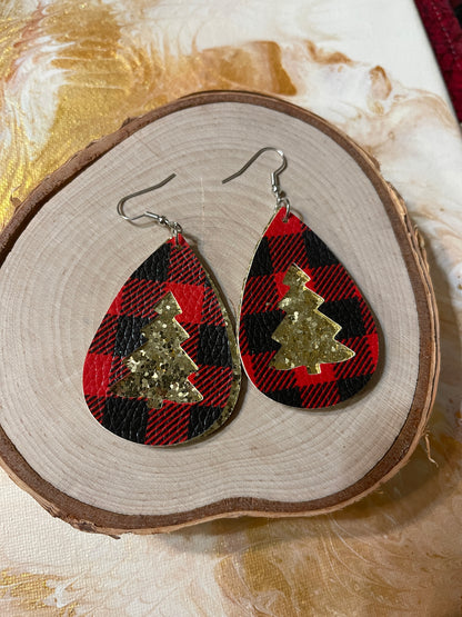 Christmas Tree Teardrop Wire Earrings