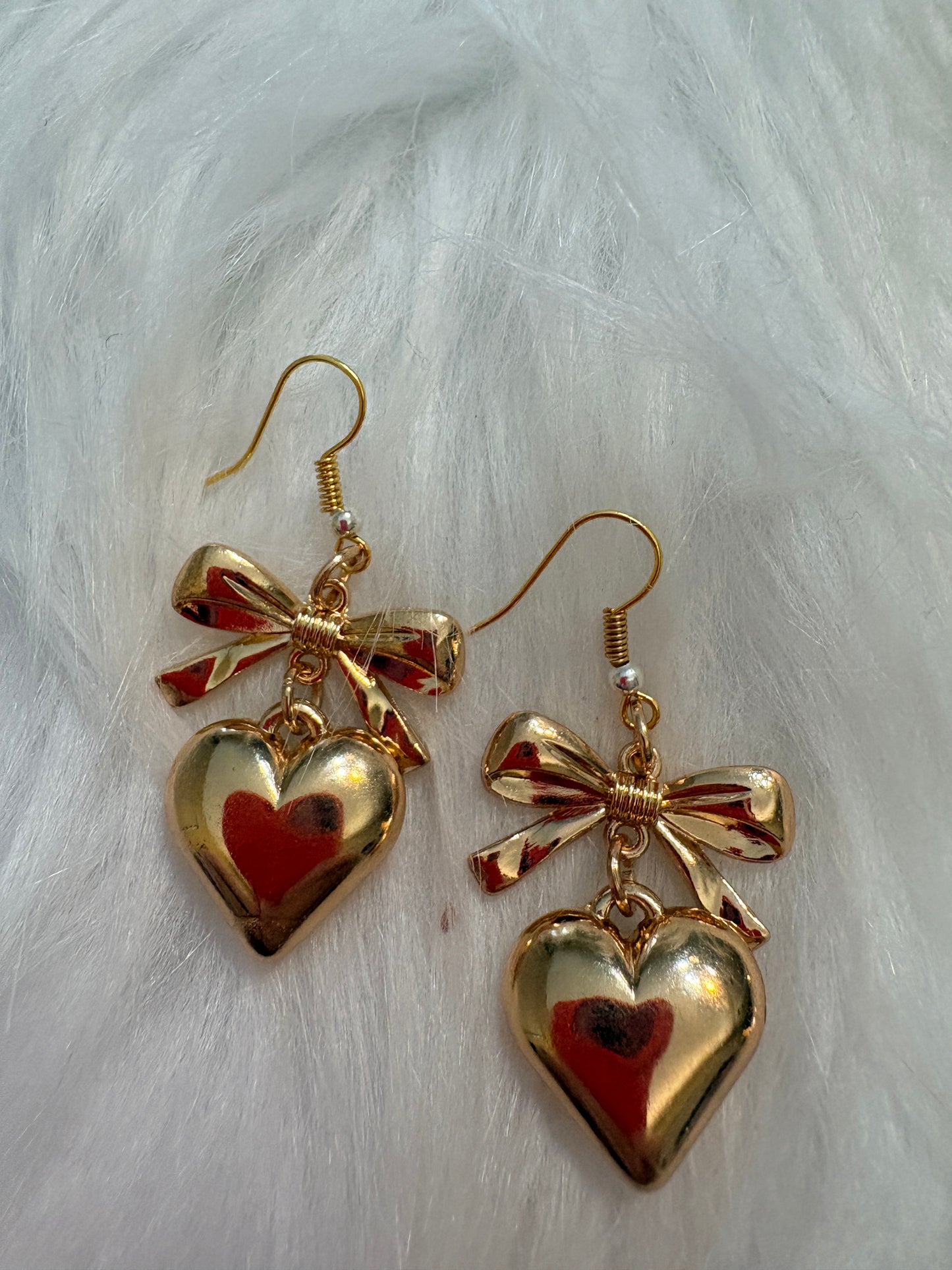 Bow & Heart Charm Wire Earrings – Elegant Gold Dangle Earrings