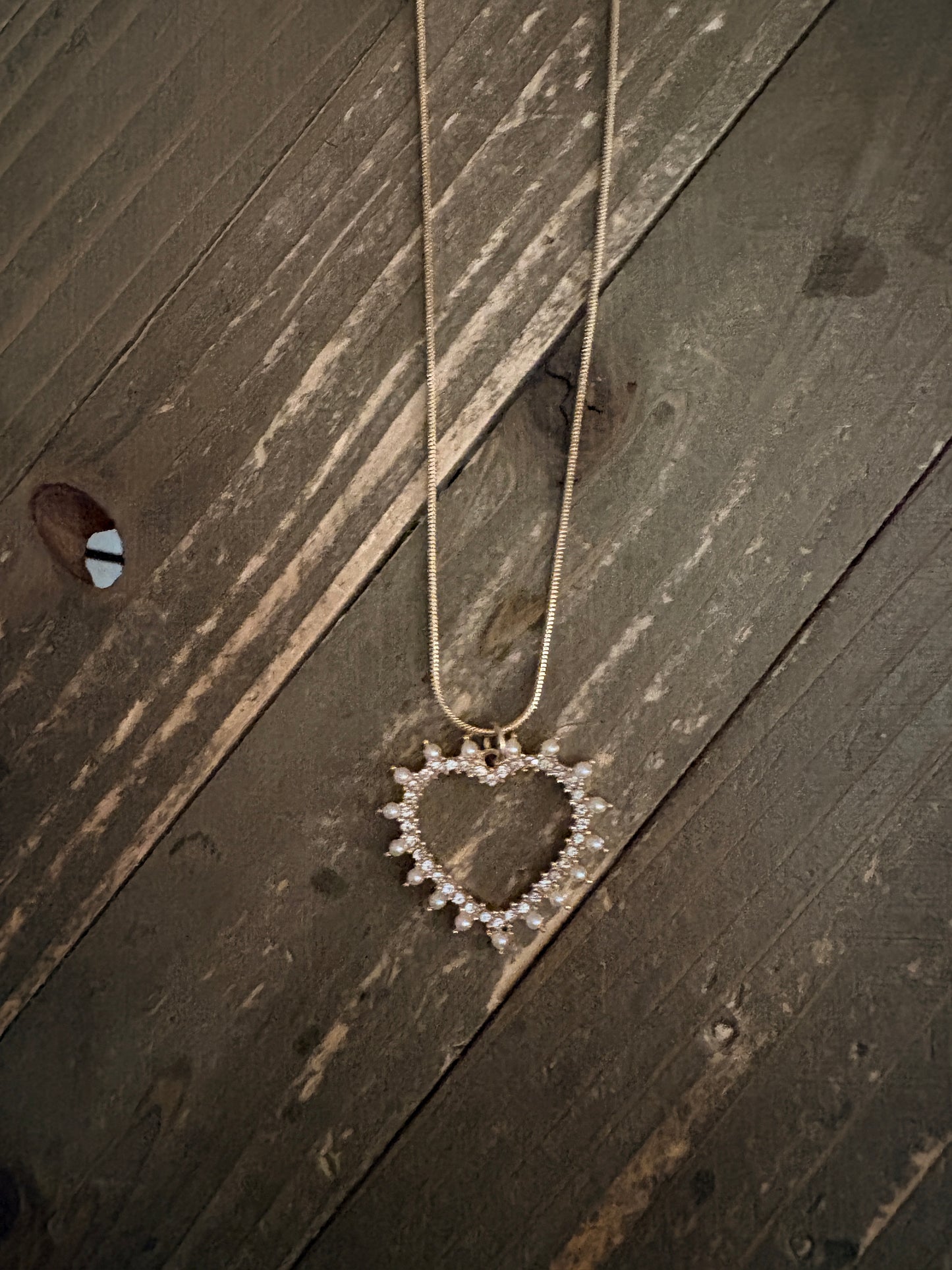 Rhinestone & Pearl Open Heart Necklace on Gold Snake Chain – Elegant Heart Pendant