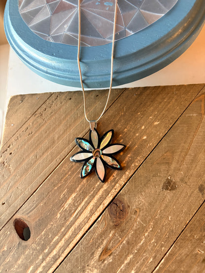 Flower Shell Pendant Necklace on Silver Snake Chain – Iridescent Mother of Pearl Floral Jewelry