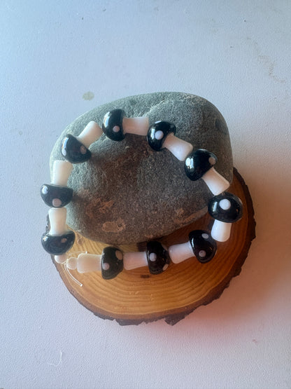 Black White Glass Mushroom Beaded Bracelet – Whimsical