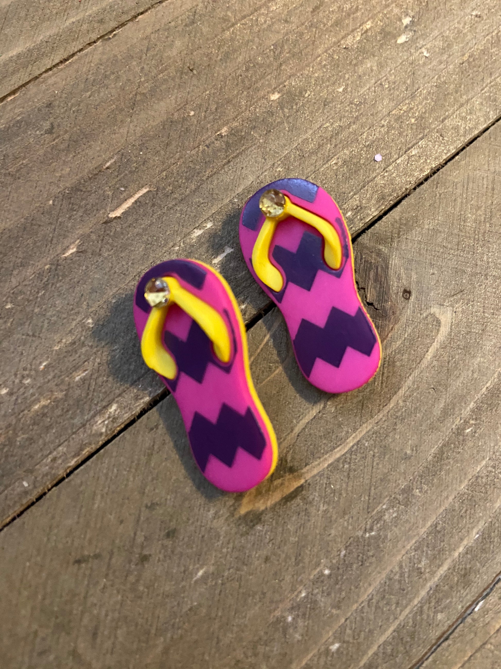 Fashionable Flip Flop Post EarringsPink tiful of LOVE