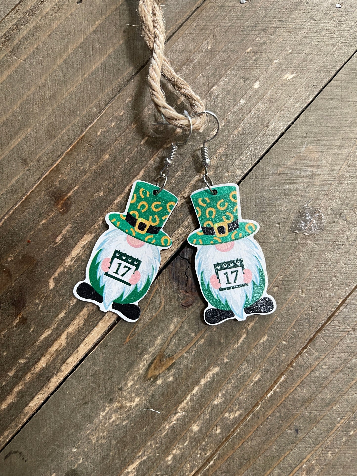 St. Patrick's Gnome Wire earrings-1