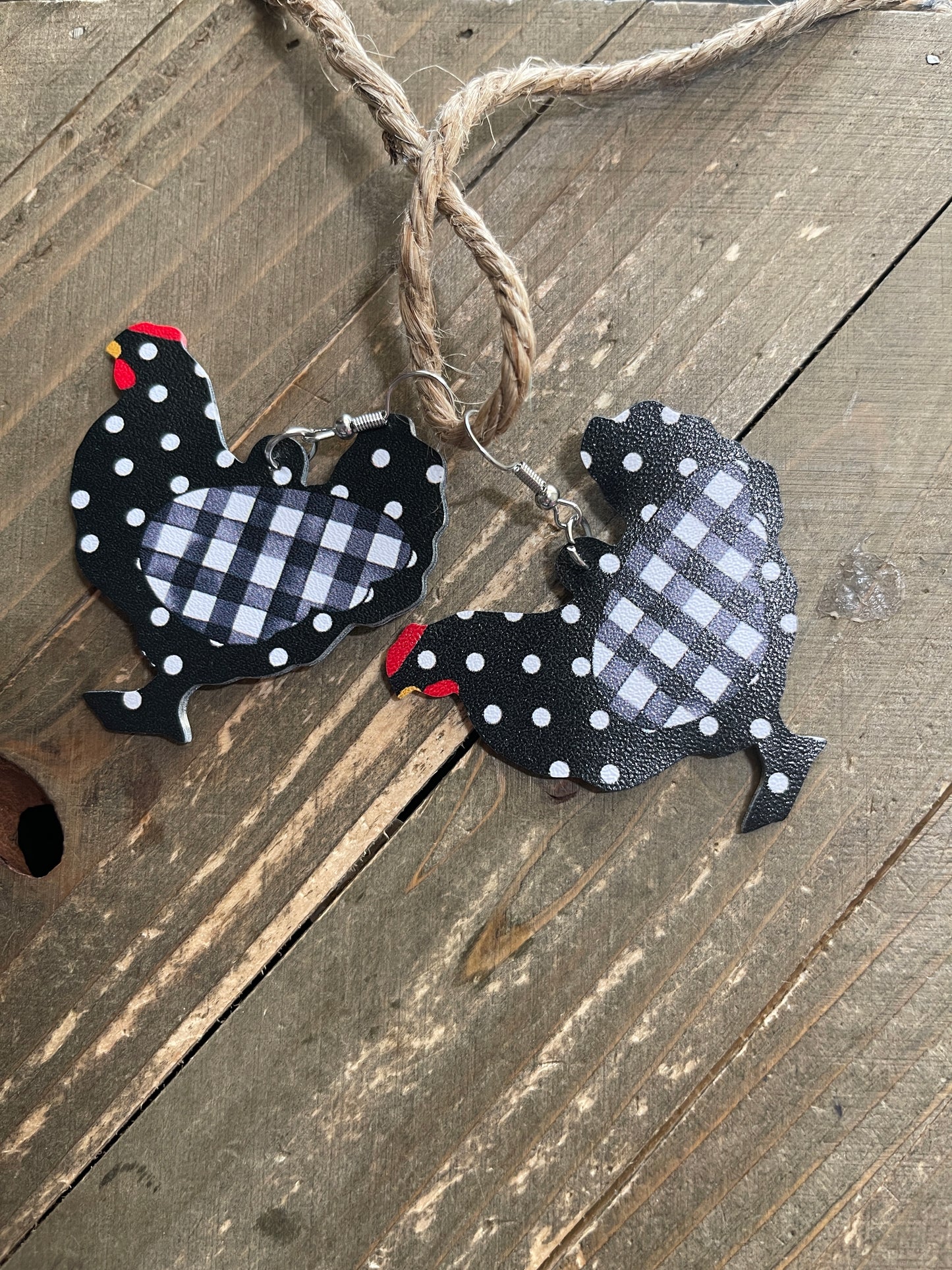 Funny Farmhouse-Chicken Wire earringsPink tiful of LOVE