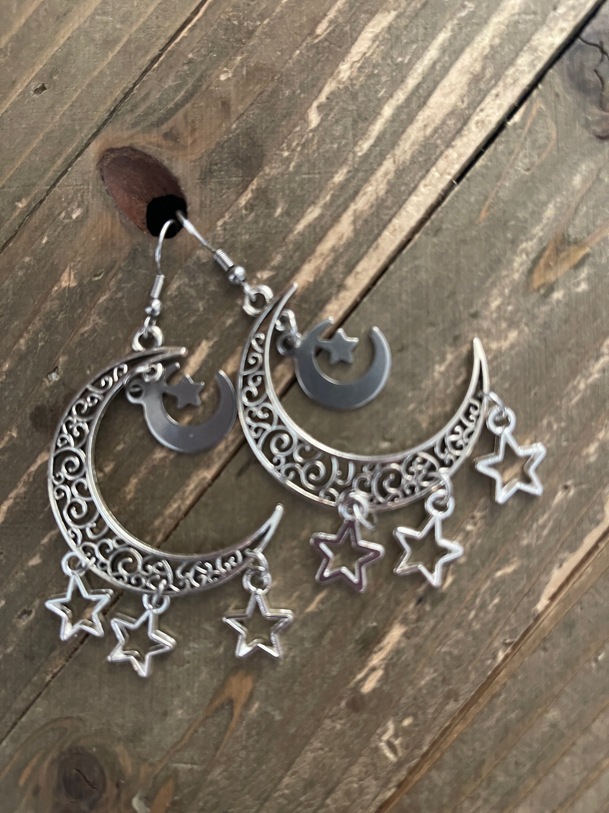 Dangly Moon &amp; Star Wire EarringsPink tiful of LOVE