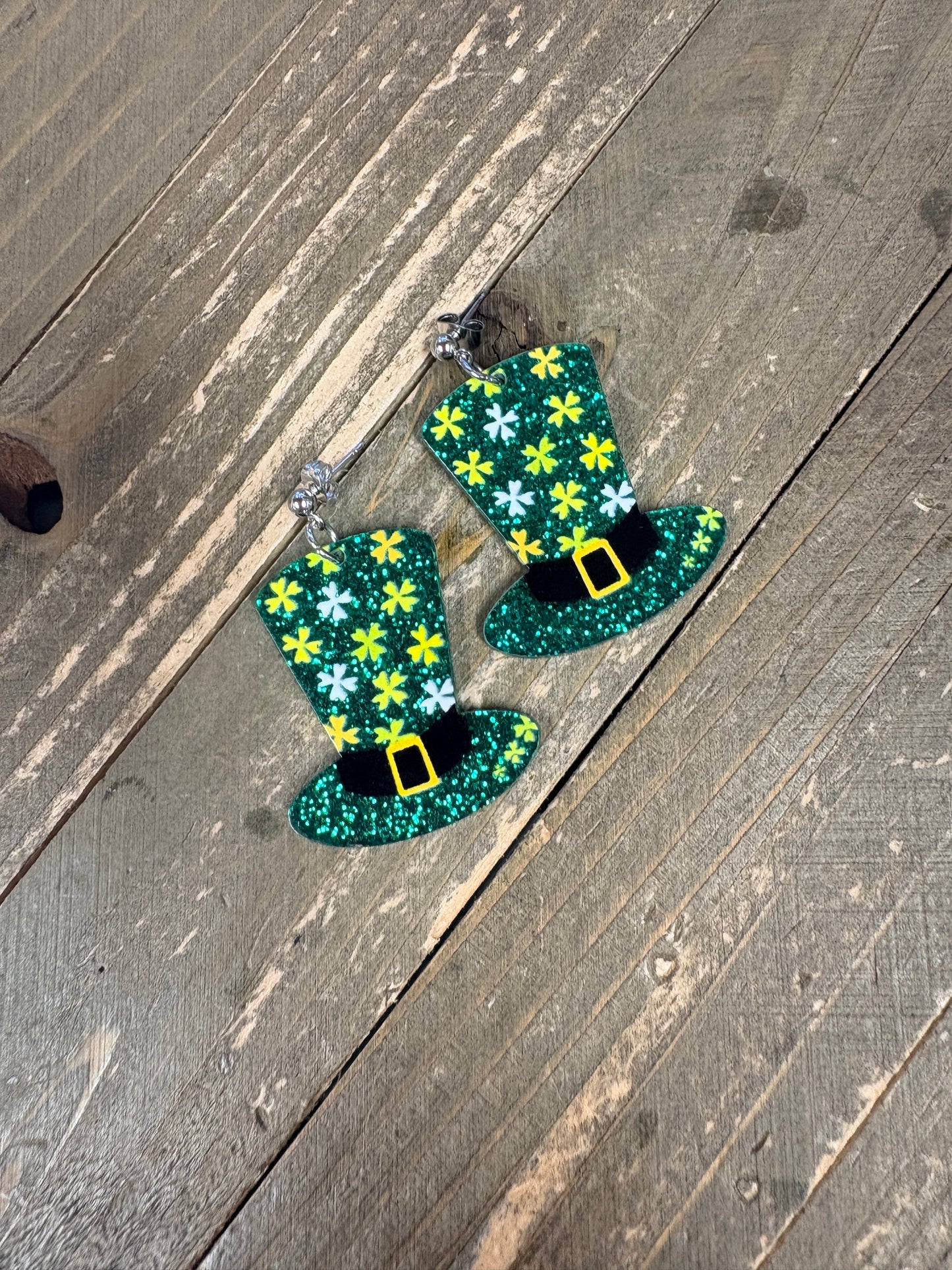 Glitter Leprechaun Hat Drop Earrings – St. Patrick’s Day Acrylic Ball Post Earrings