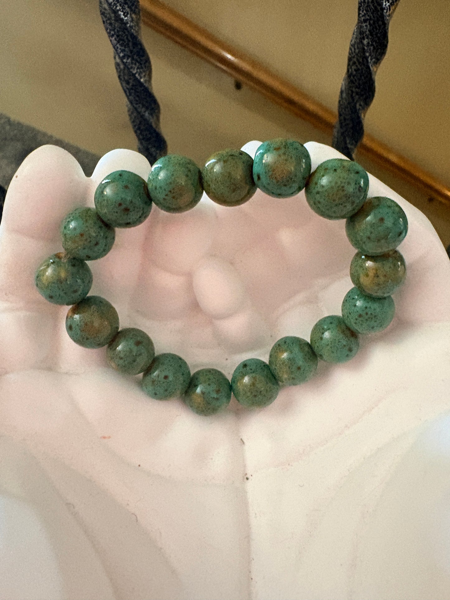 Green Ceramic Beaded Bracelet – Speckled Round Bead
