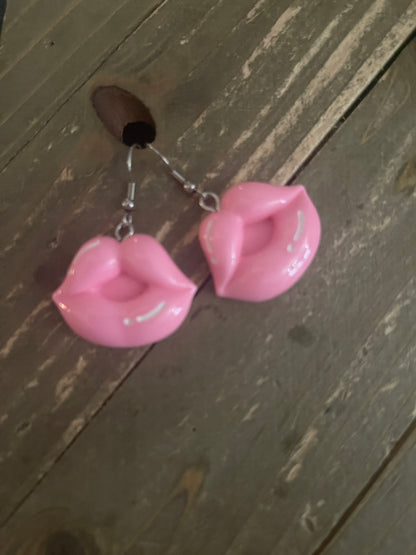 Pink Lips Wire Earrings; Valentine's DayPink tiful of LOVE