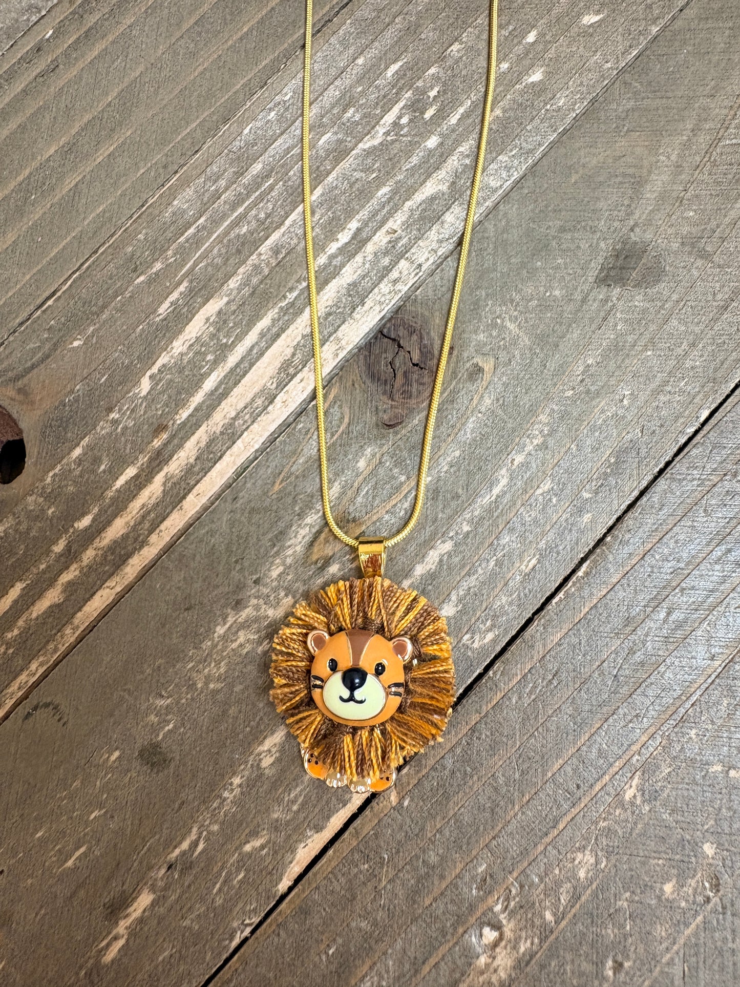 Thread Mane Lion Pendant Necklace