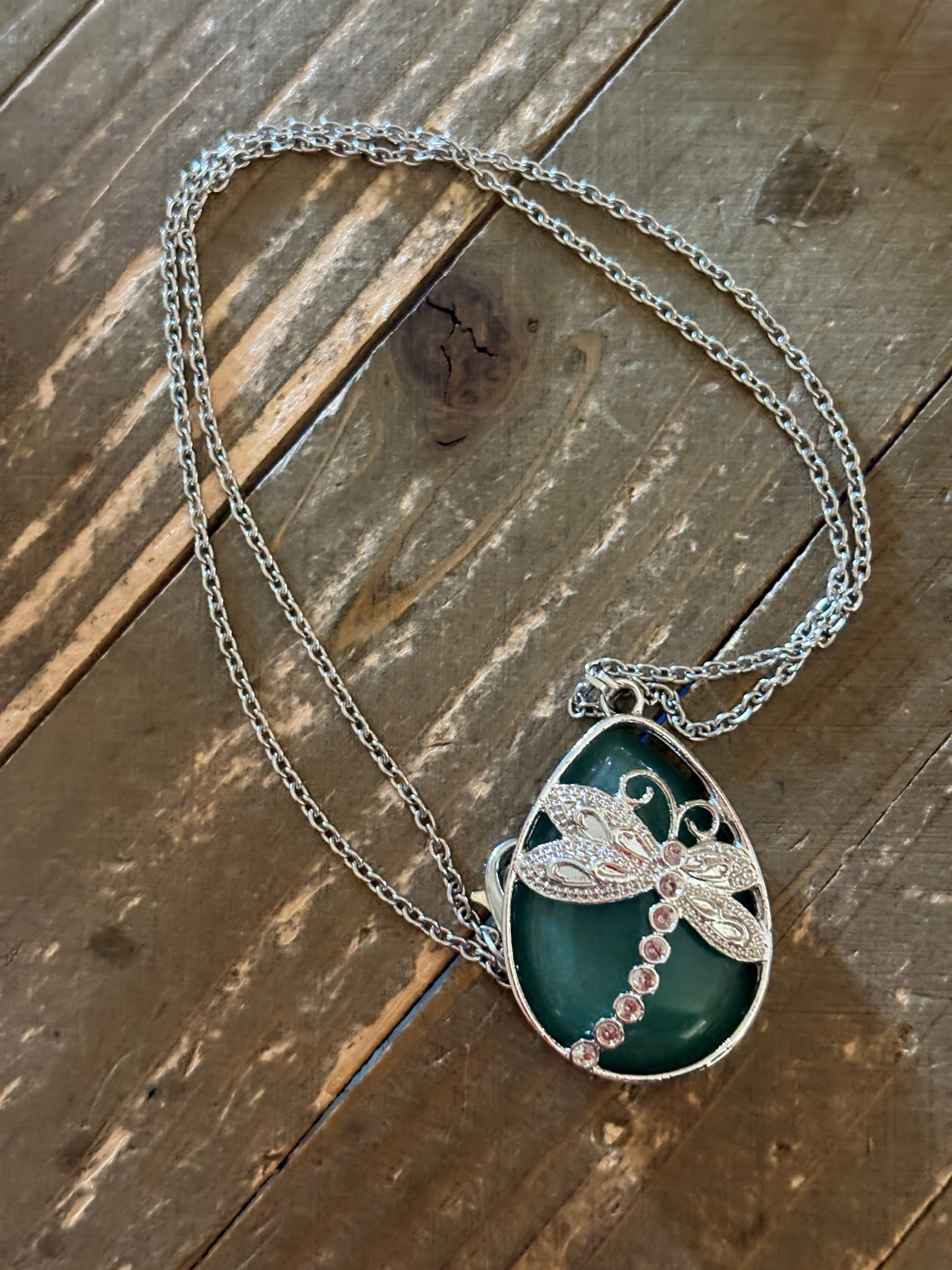 Green Agate Dragonfly Teardrop Pendant Necklace