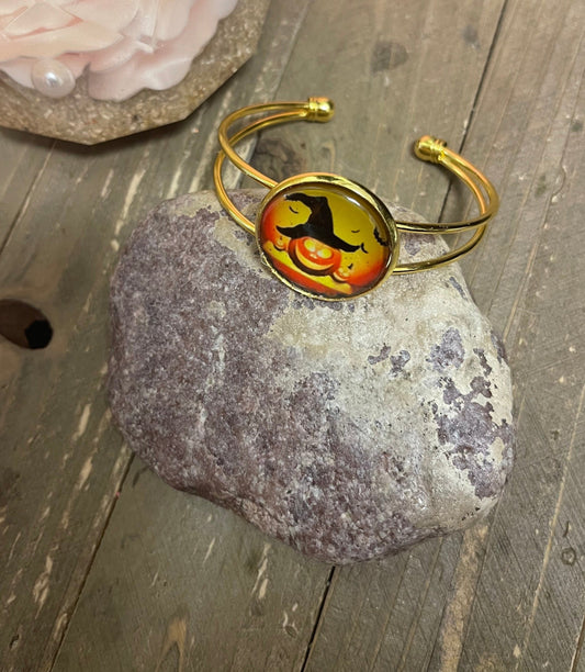 HALLOWEEN Pumpkin in a witch's hat on a Single Gold Bangle Cuff BraceletPink tiful of LOVE