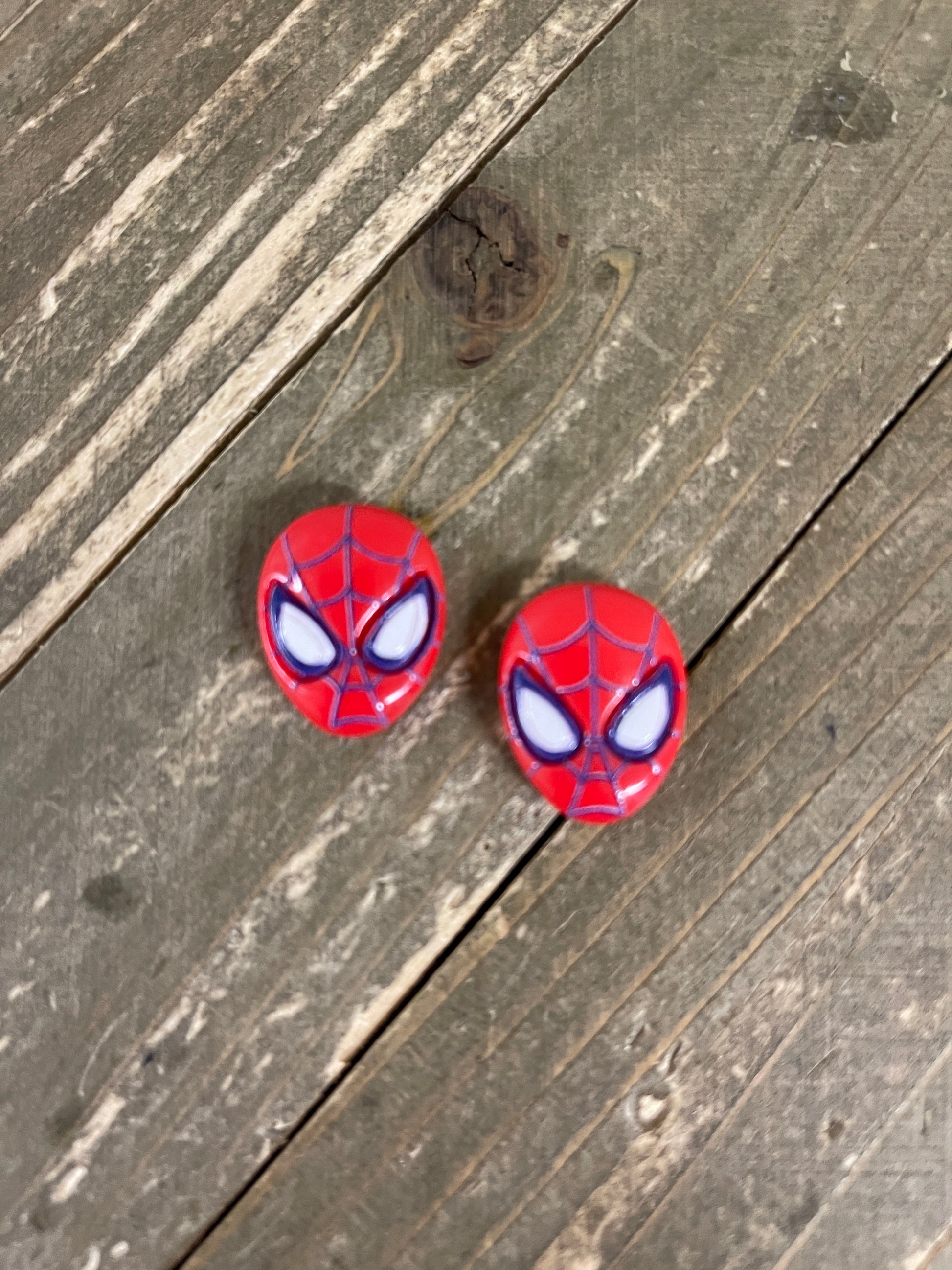 SPIDERMAN Stud EarringsPink tiful of LOVE