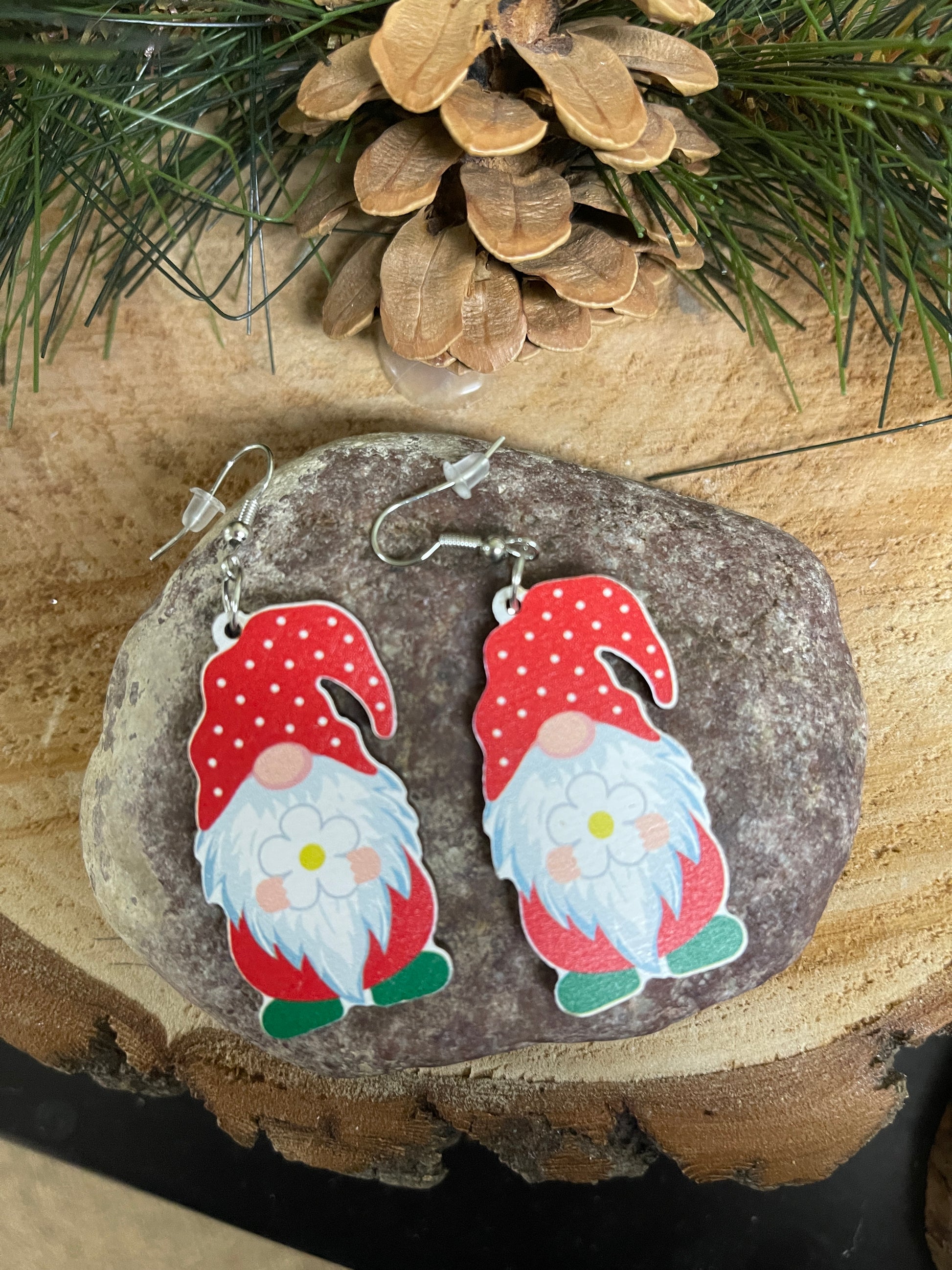 Daisy Gnome Wire earringsPink tiful of LOVE